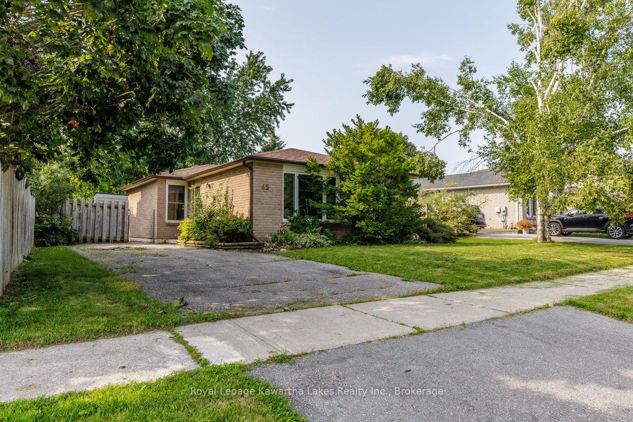 Photo 1 of 45 Sinclair Street, Kawartha Lakes, Lindsay — HOMEH