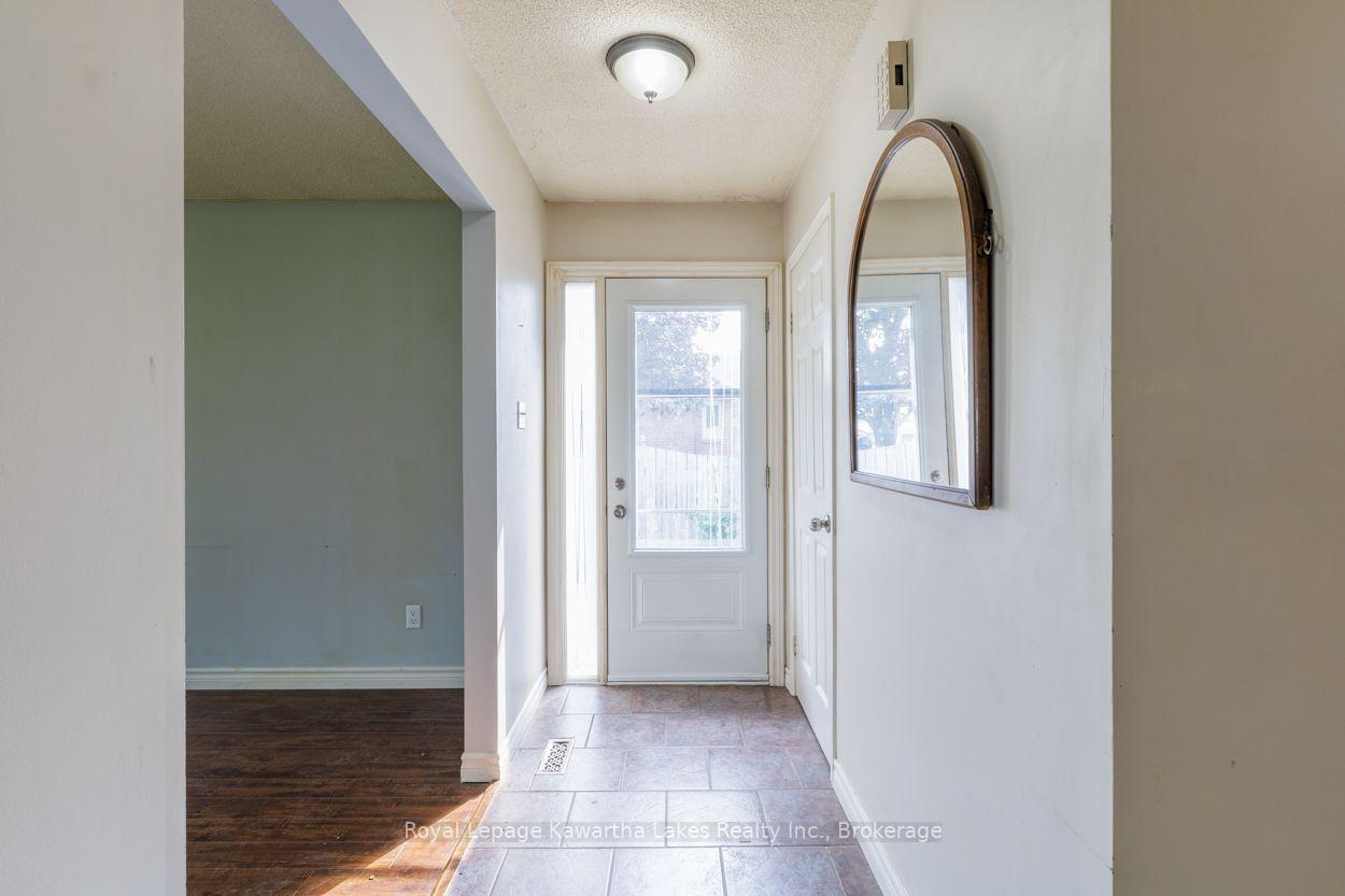 Photo 15 of 45 Sinclair Street, Kawartha Lakes, Lindsay — HOMEH