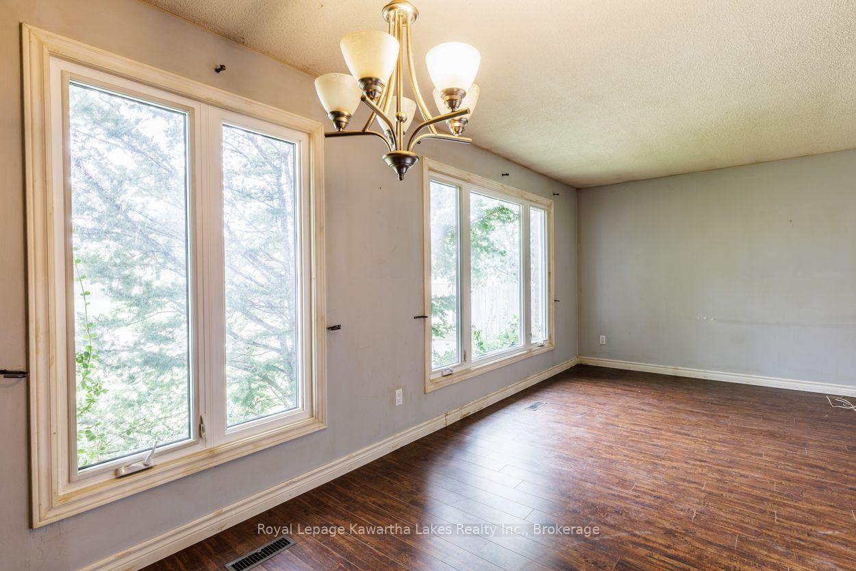Photo 20 of 45 Sinclair Street, Kawartha Lakes, Lindsay — HOMEH