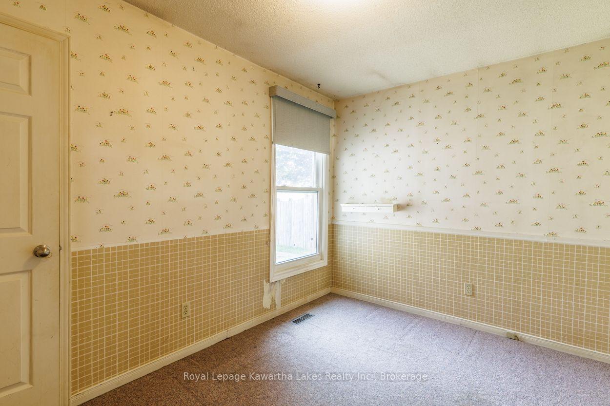 Photo 25 of 45 Sinclair Street, Kawartha Lakes, Lindsay — HOMEH