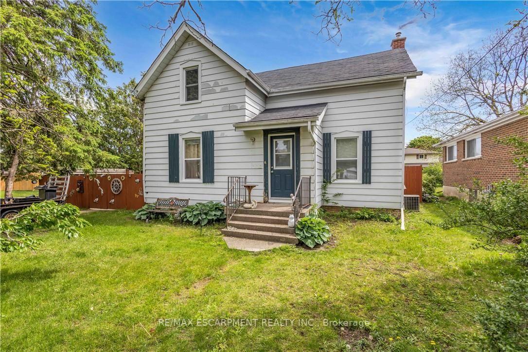 Photo 2 of 35 James Avenue, Brantford, Echo Place — HOMEH