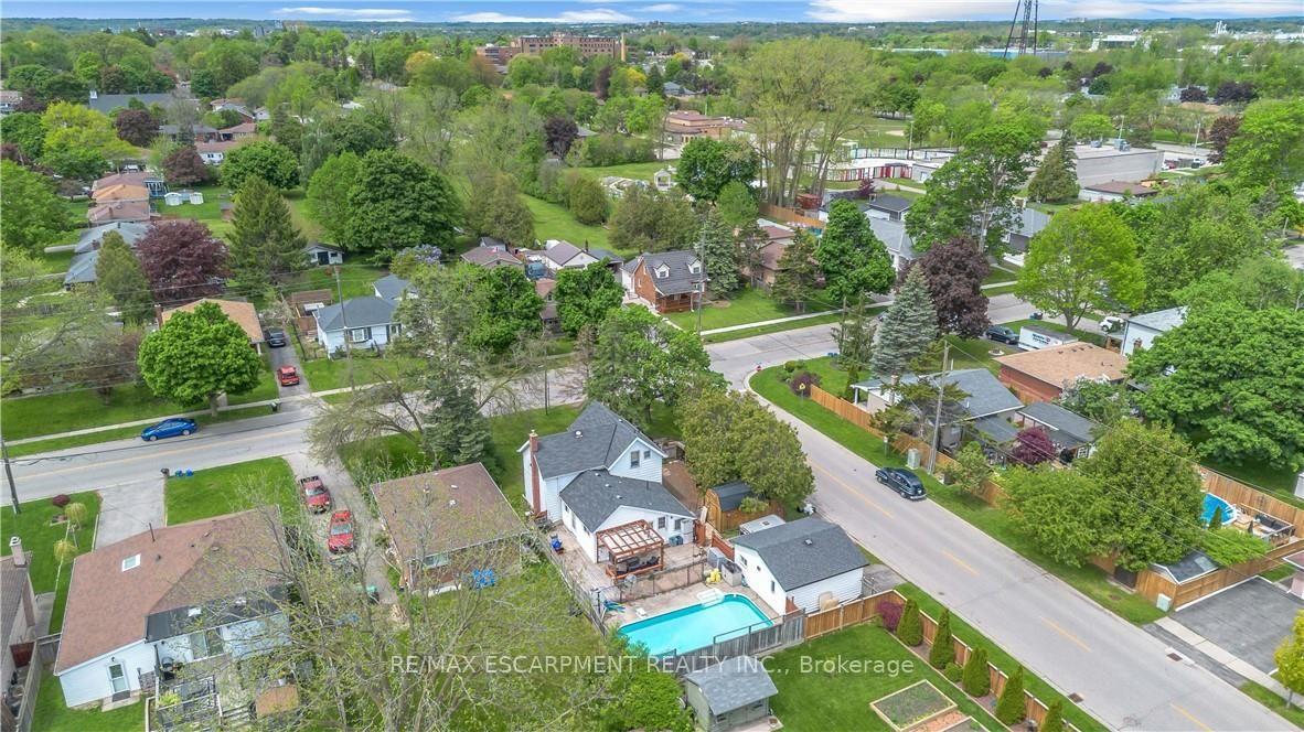 Photo 23 of 35 James Avenue, Brantford, Echo Place — HOMEH