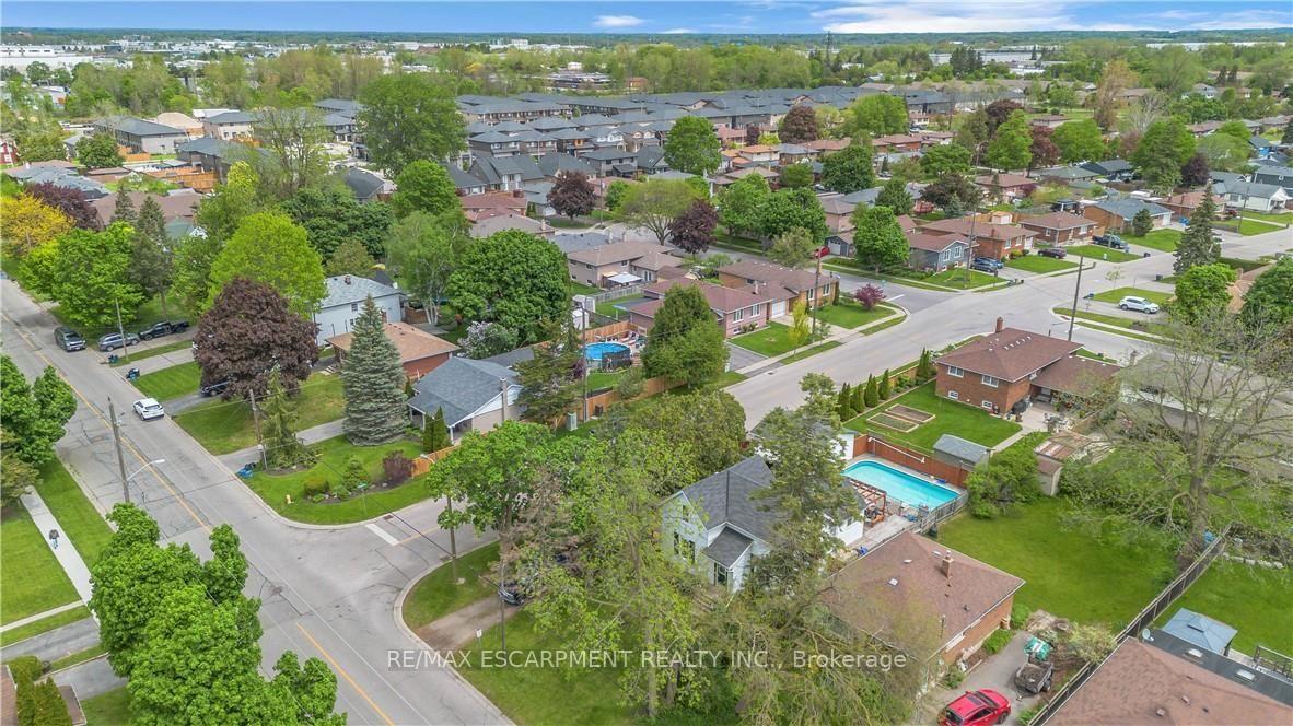 Photo 24 of 35 James Avenue, Brantford, Echo Place — HOMEH