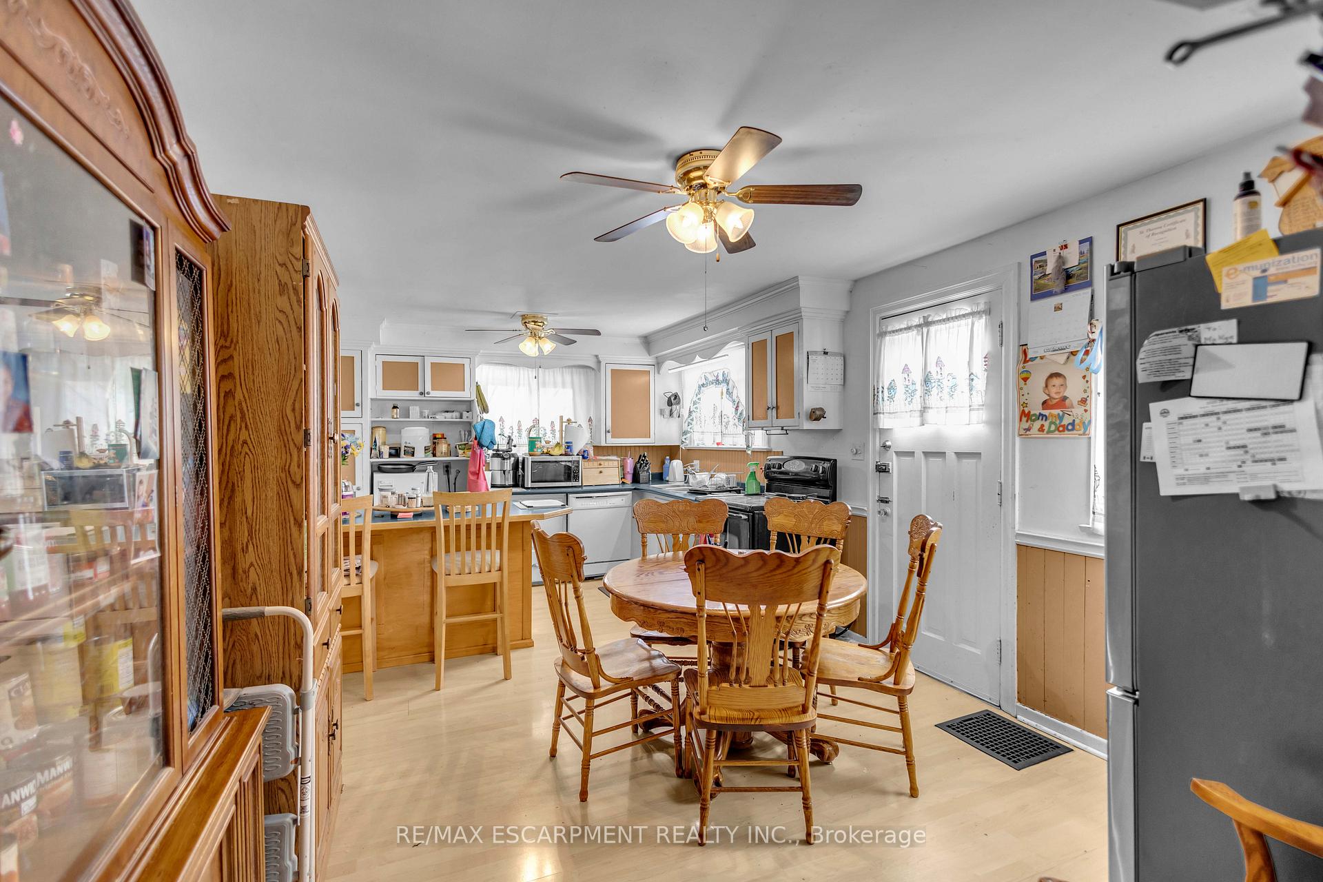 Photo 26 of 35 James Avenue, Brantford, Echo Place — HOMEH