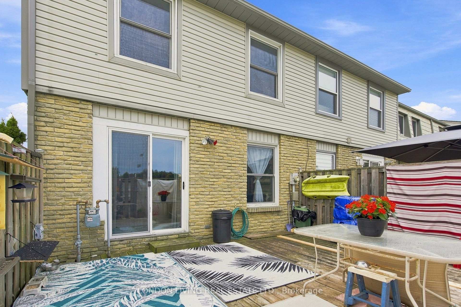 Photo 43 of 193 Deveron Crescent, London, South T — HOMEH