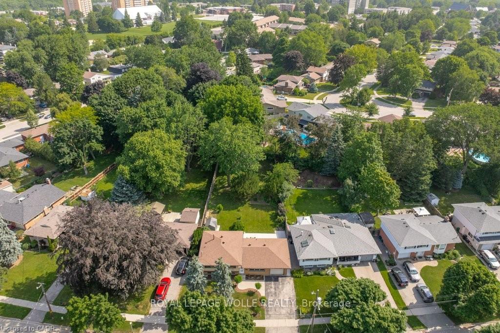 Photo 4 of 64 Warren Road, Kitchener, Forest Hill — HOMEH