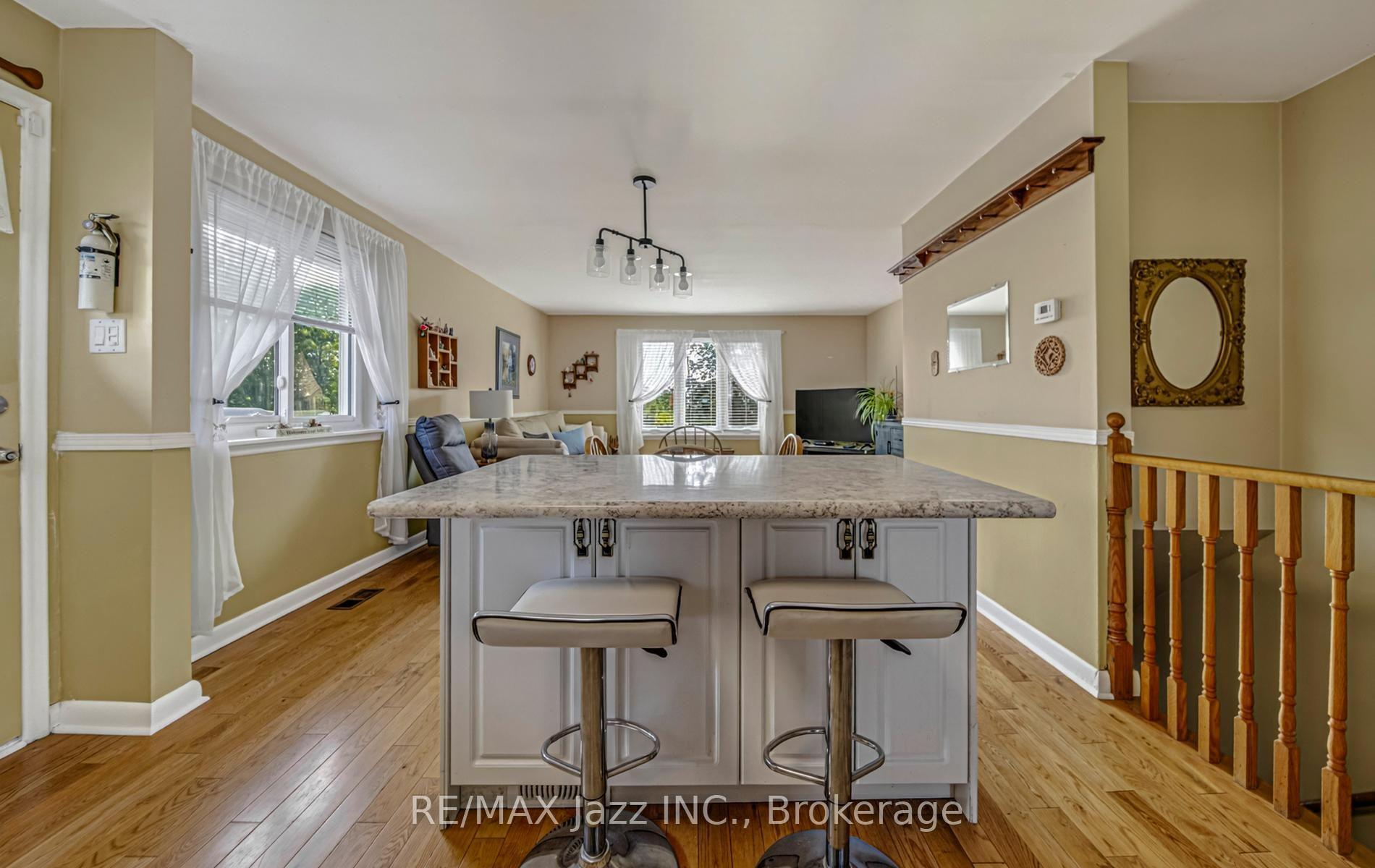 Photo 4 of 1481 Evangeline Drive, Oshawa, Lakeview — HOMEH