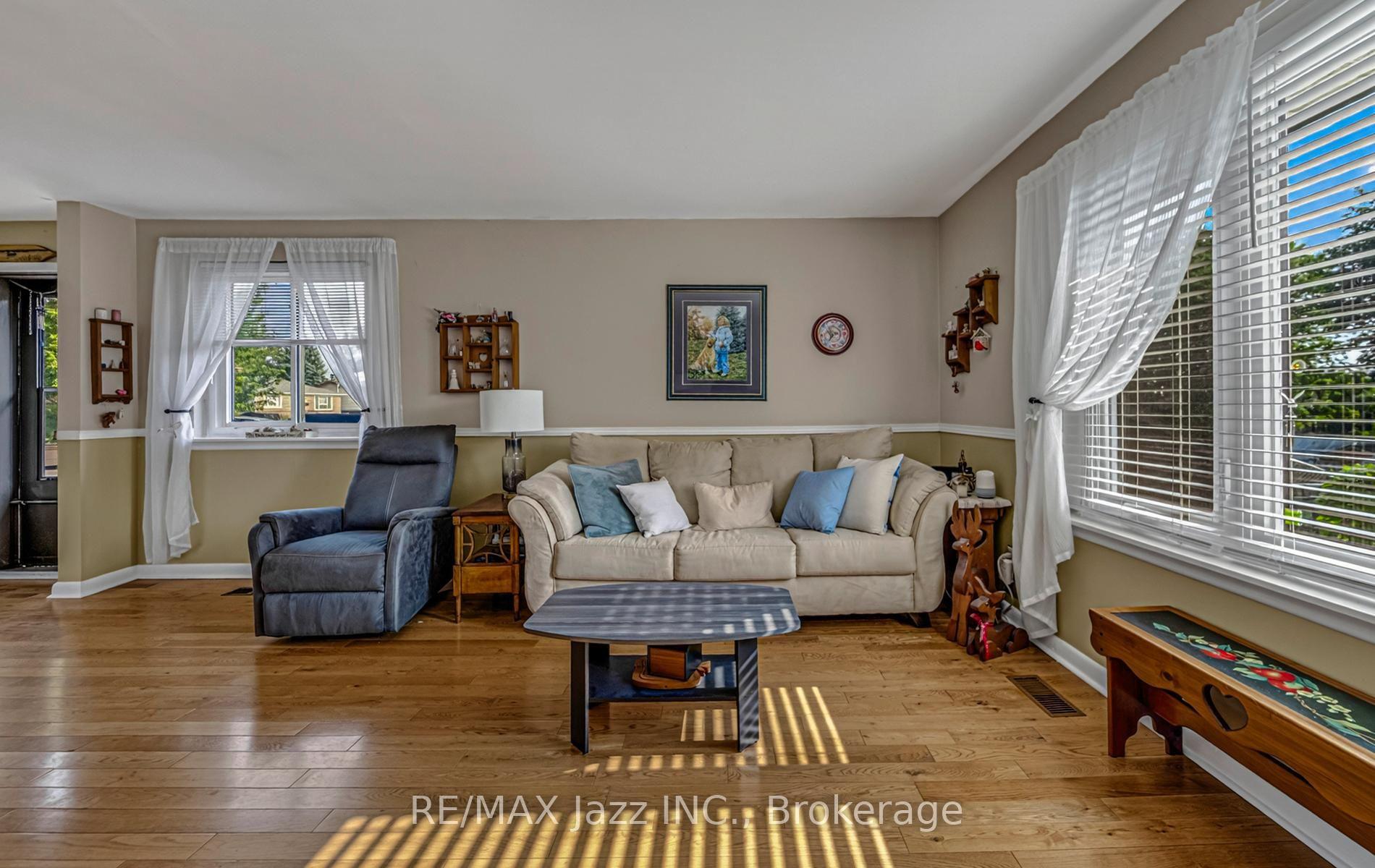 Photo 7 of 1481 Evangeline Drive, Oshawa, Lakeview — HOMEH