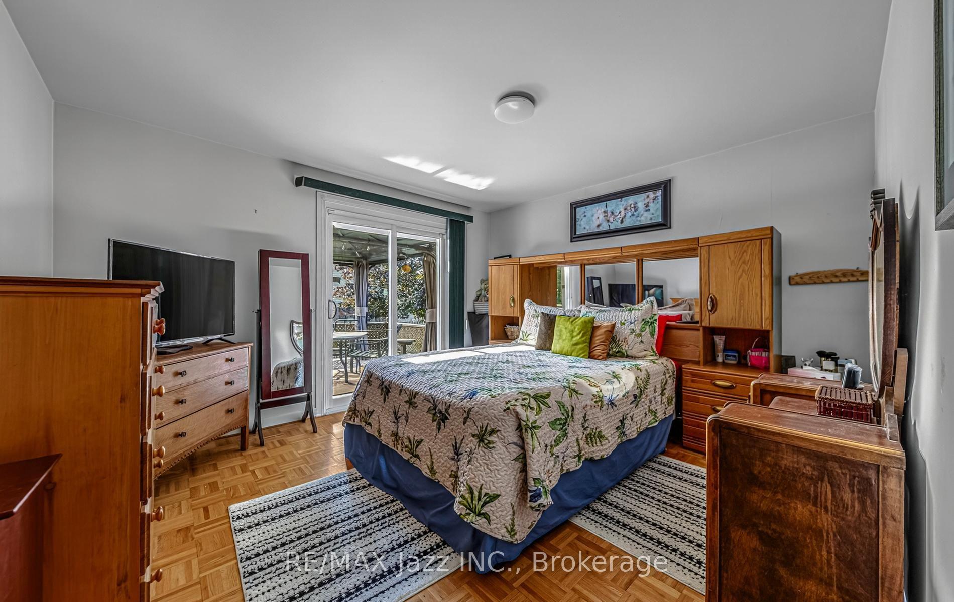 Photo 8 of 1481 Evangeline Drive, Oshawa, Lakeview — HOMEH