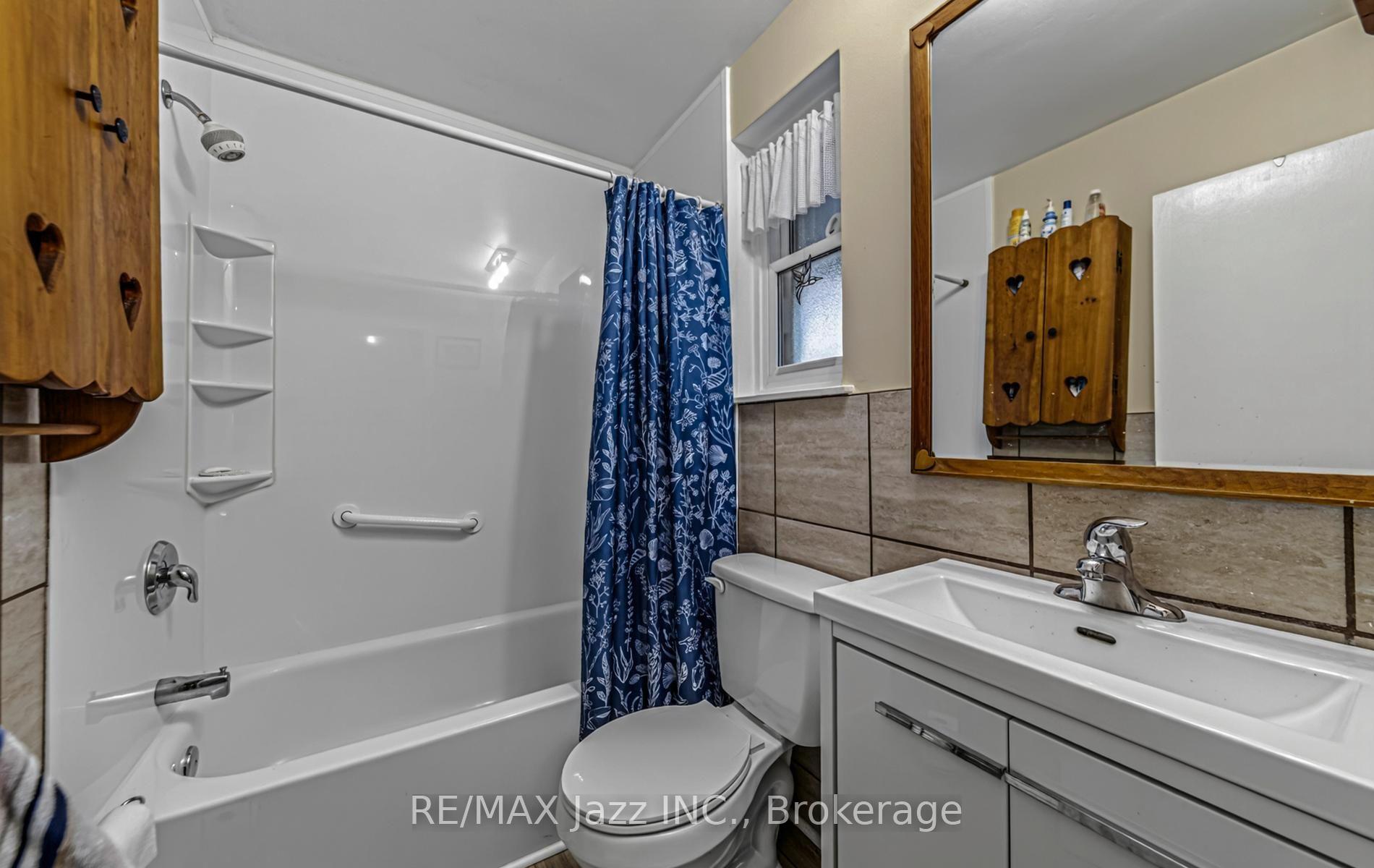 Photo 10 of 1481 Evangeline Drive, Oshawa, Lakeview — HOMEH