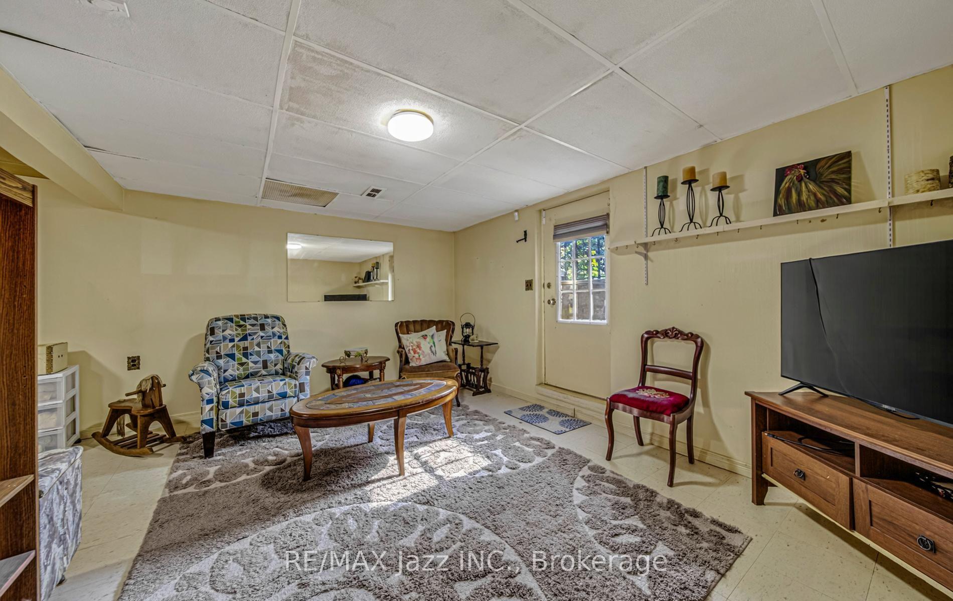 Photo 13 of 1481 Evangeline Drive, Oshawa, Lakeview — HOMEH