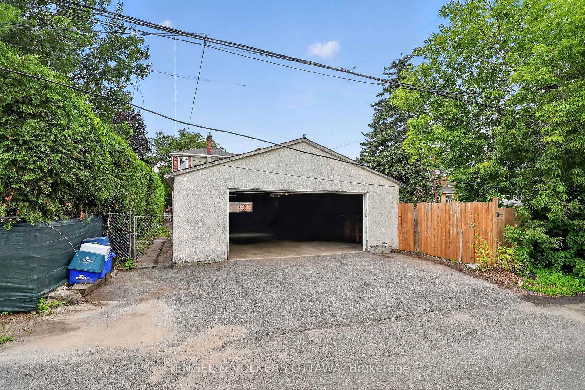 Photo 3 of 127 Bayswater Avenue, Ottawa, Hintonburg — HOMEH