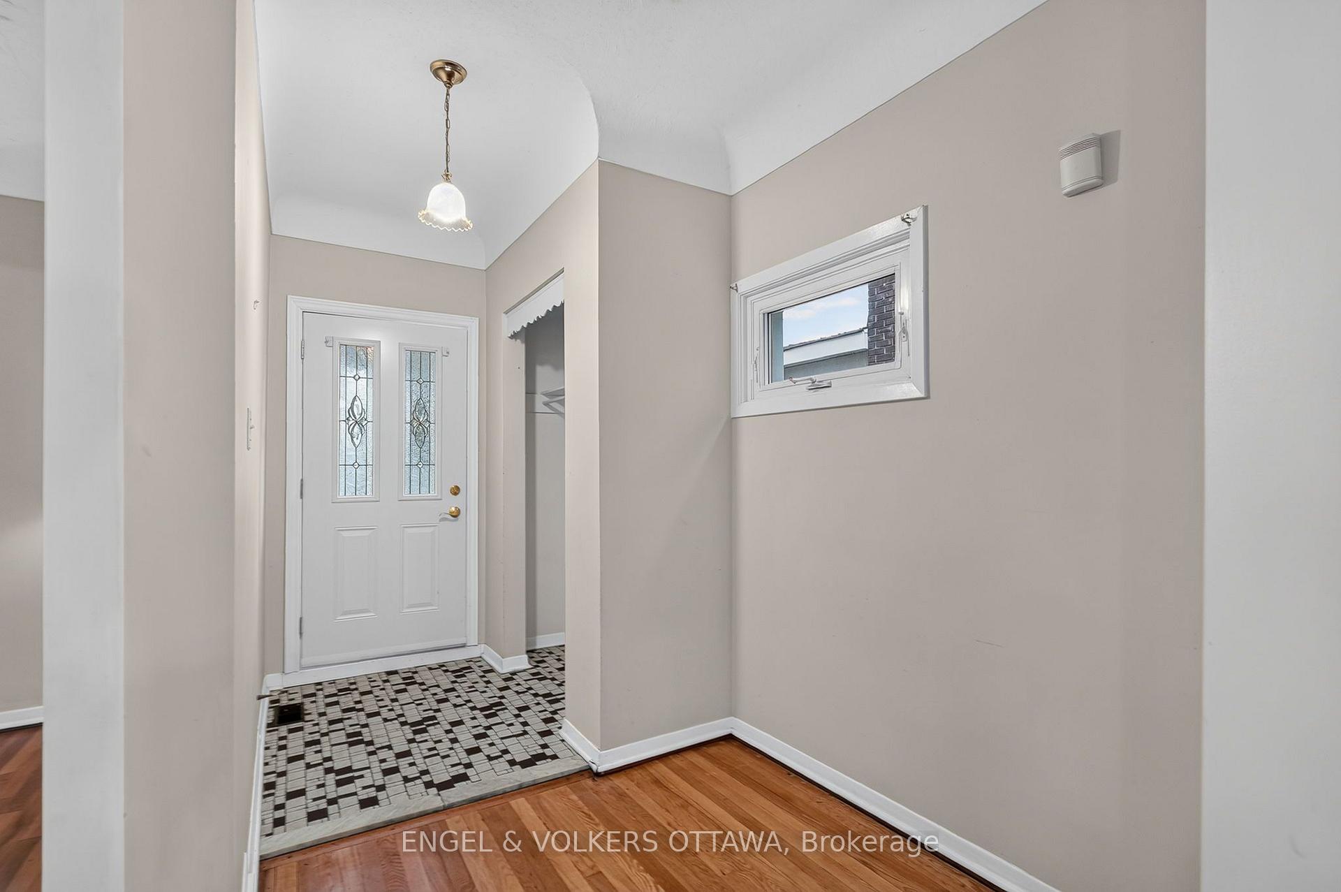 Photo 5 of 127 Bayswater Avenue, Ottawa, Hintonburg — HOMEH