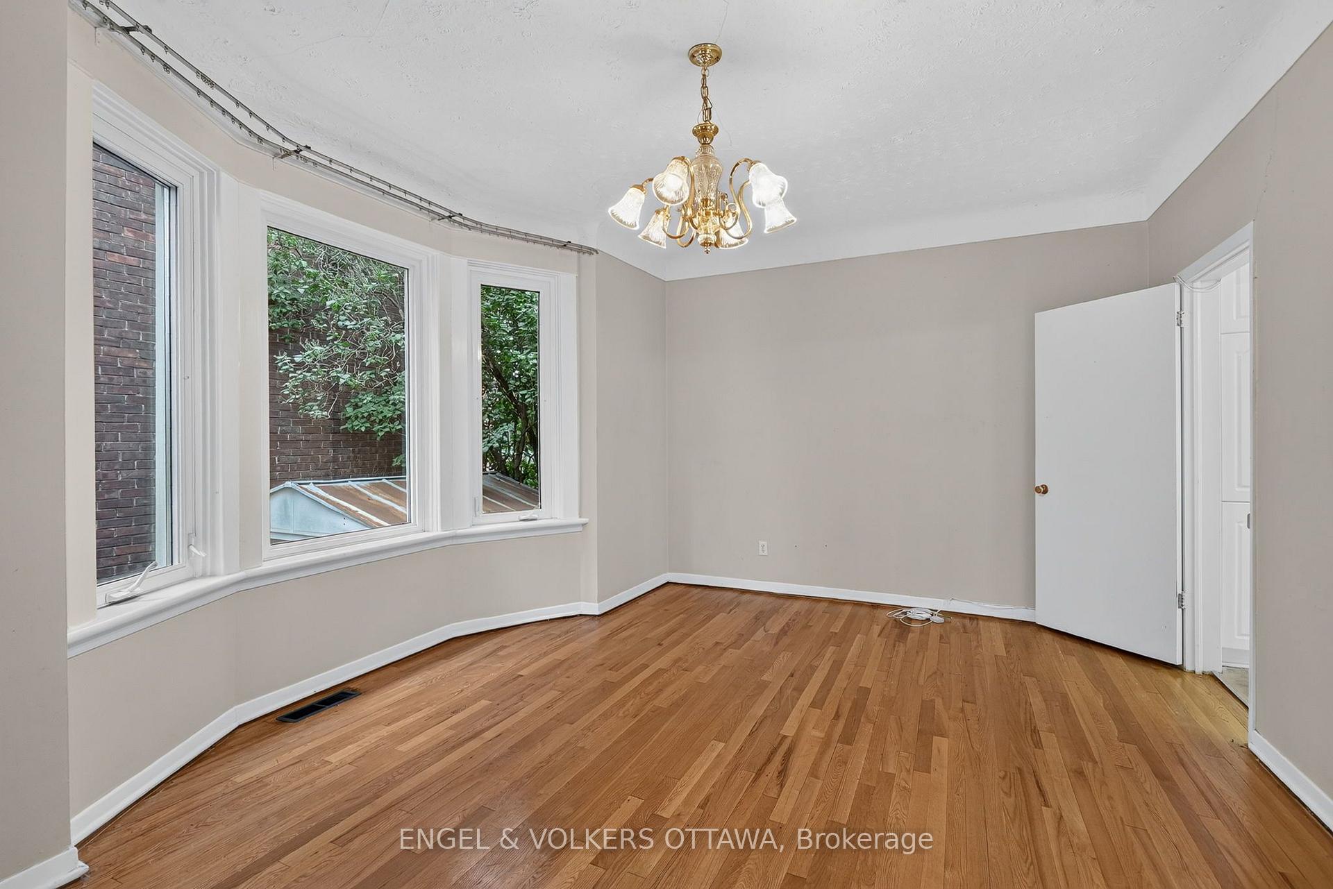 Photo 13 of 127 Bayswater Avenue, Ottawa, Hintonburg — HOMEH