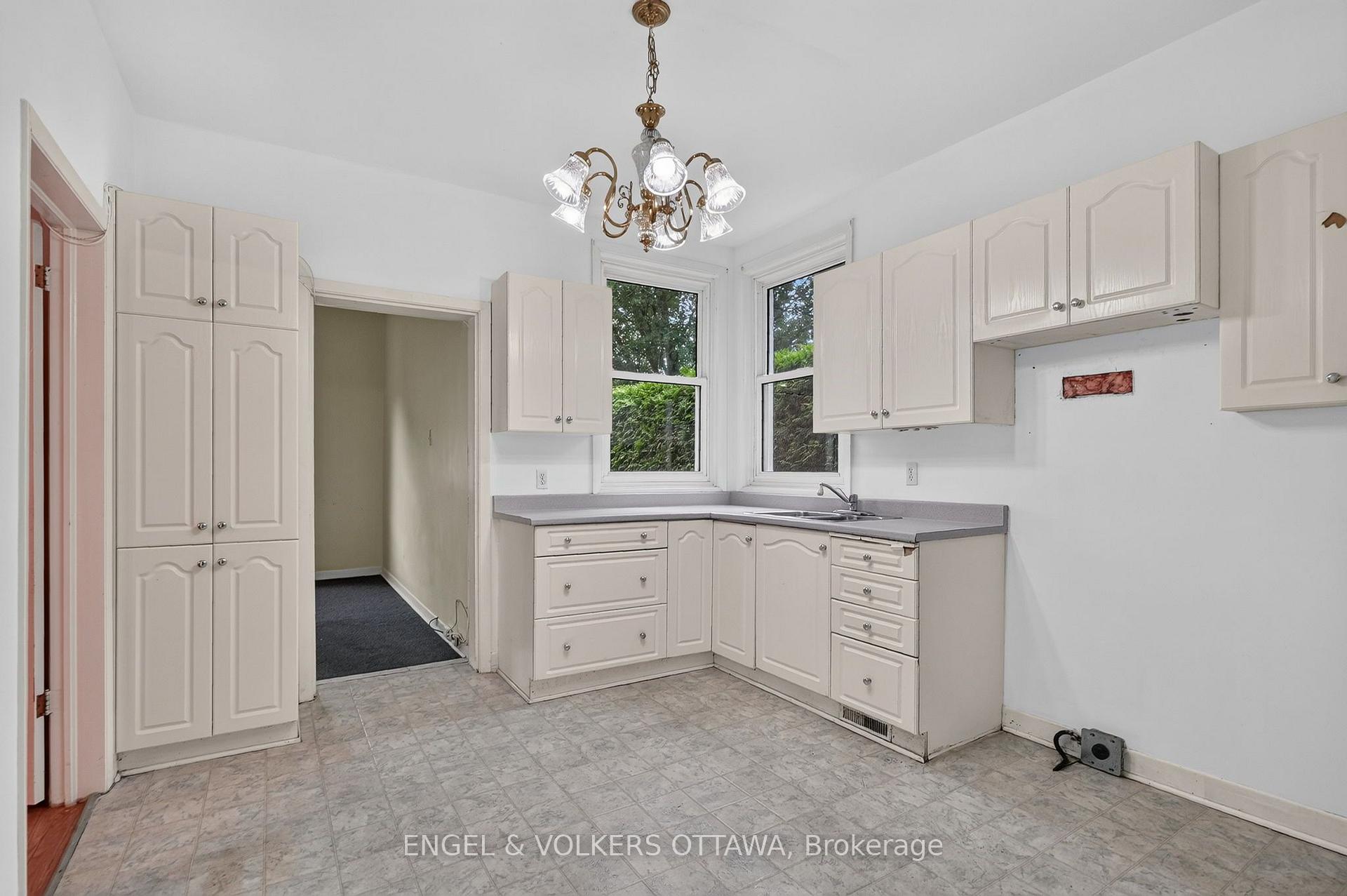 Photo 15 of 127 Bayswater Avenue, Ottawa, Hintonburg — HOMEH