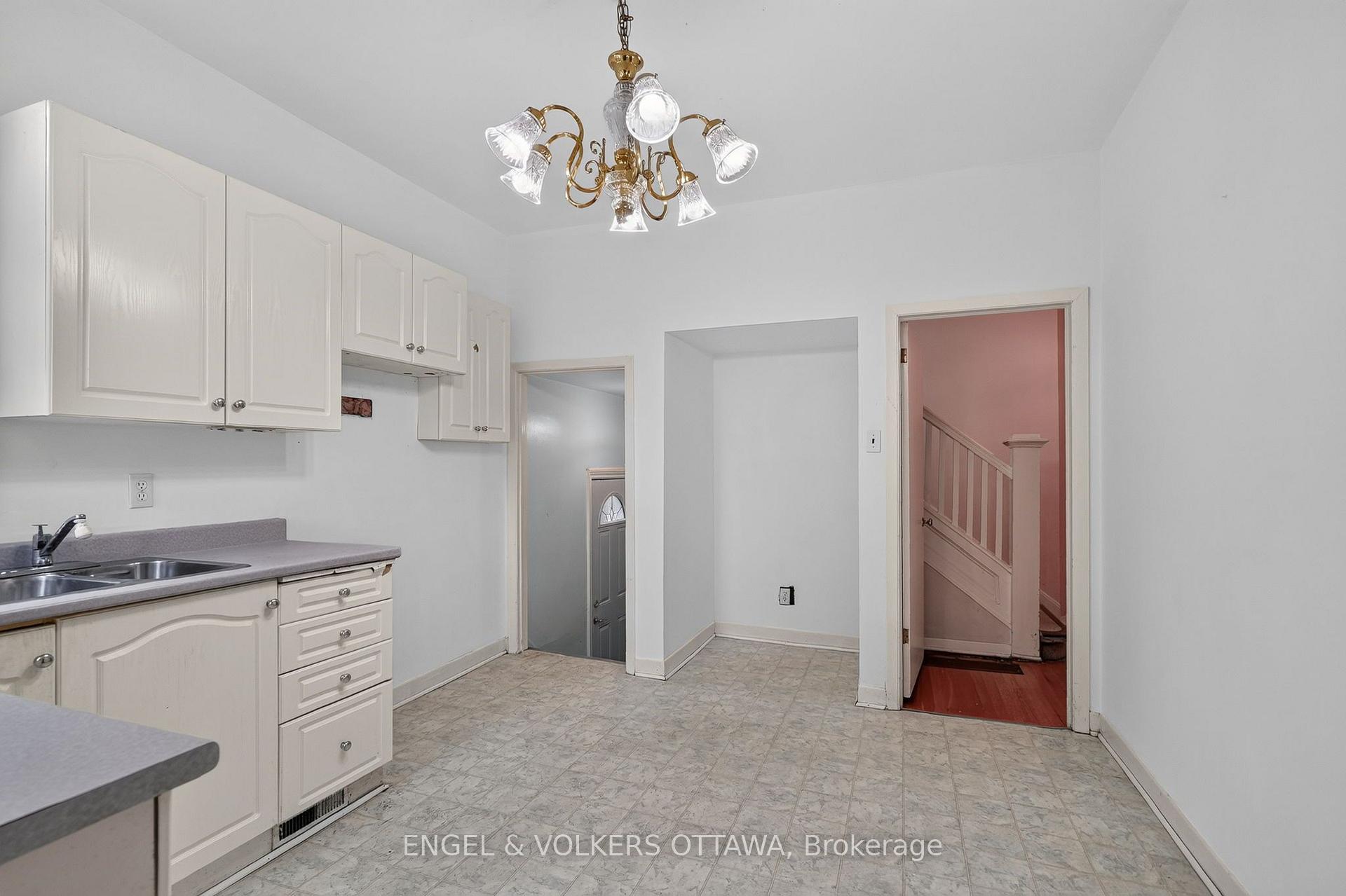 Photo 16 of 127 Bayswater Avenue, Ottawa, Hintonburg — HOMEH