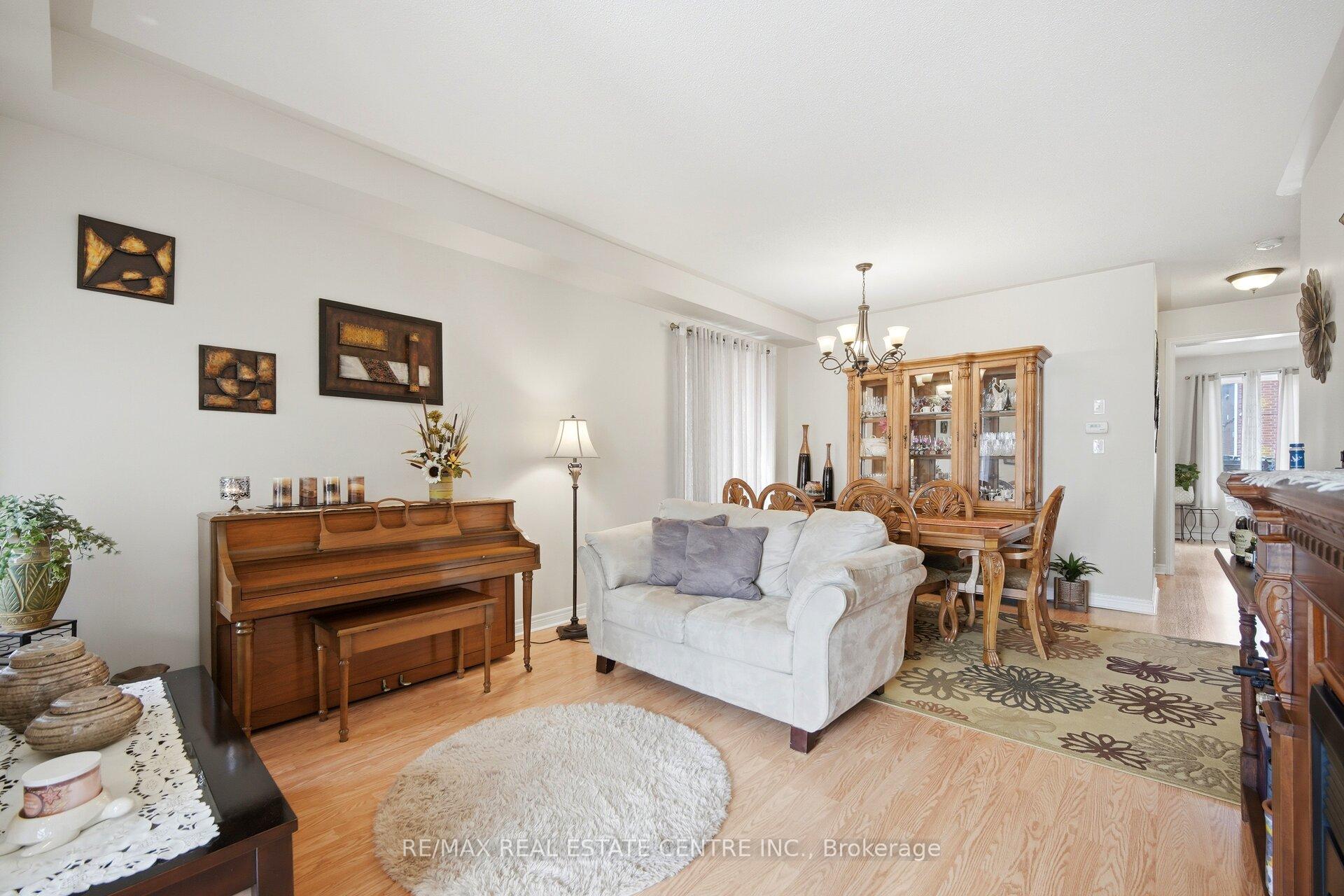 Photo 7 of 16 Gamson Crescent, Brampton, Sandringham-Wellington — HOMEH