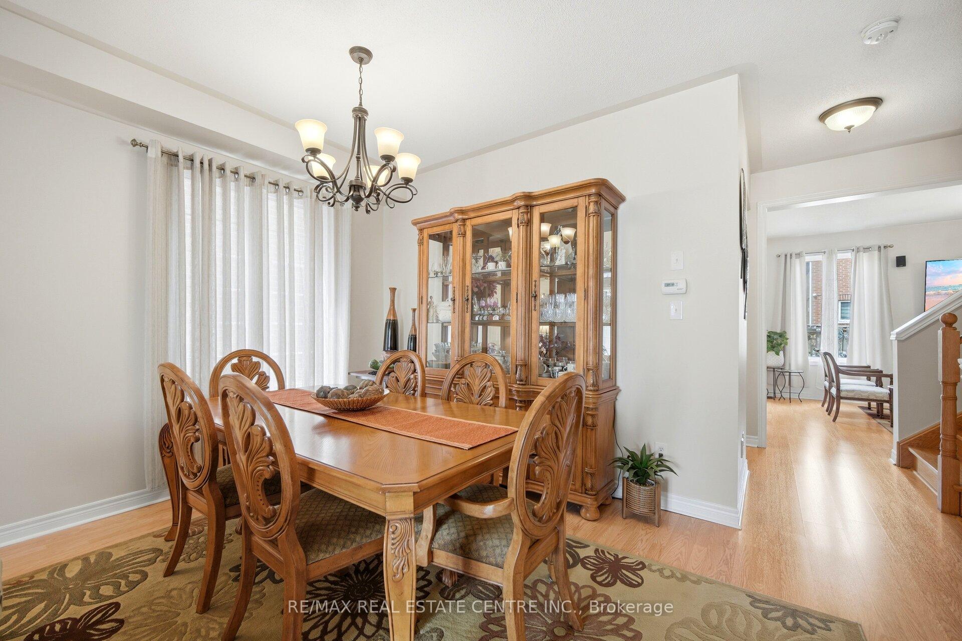 Photo 8 of 16 Gamson Crescent, Brampton, Sandringham-Wellington — HOMEH