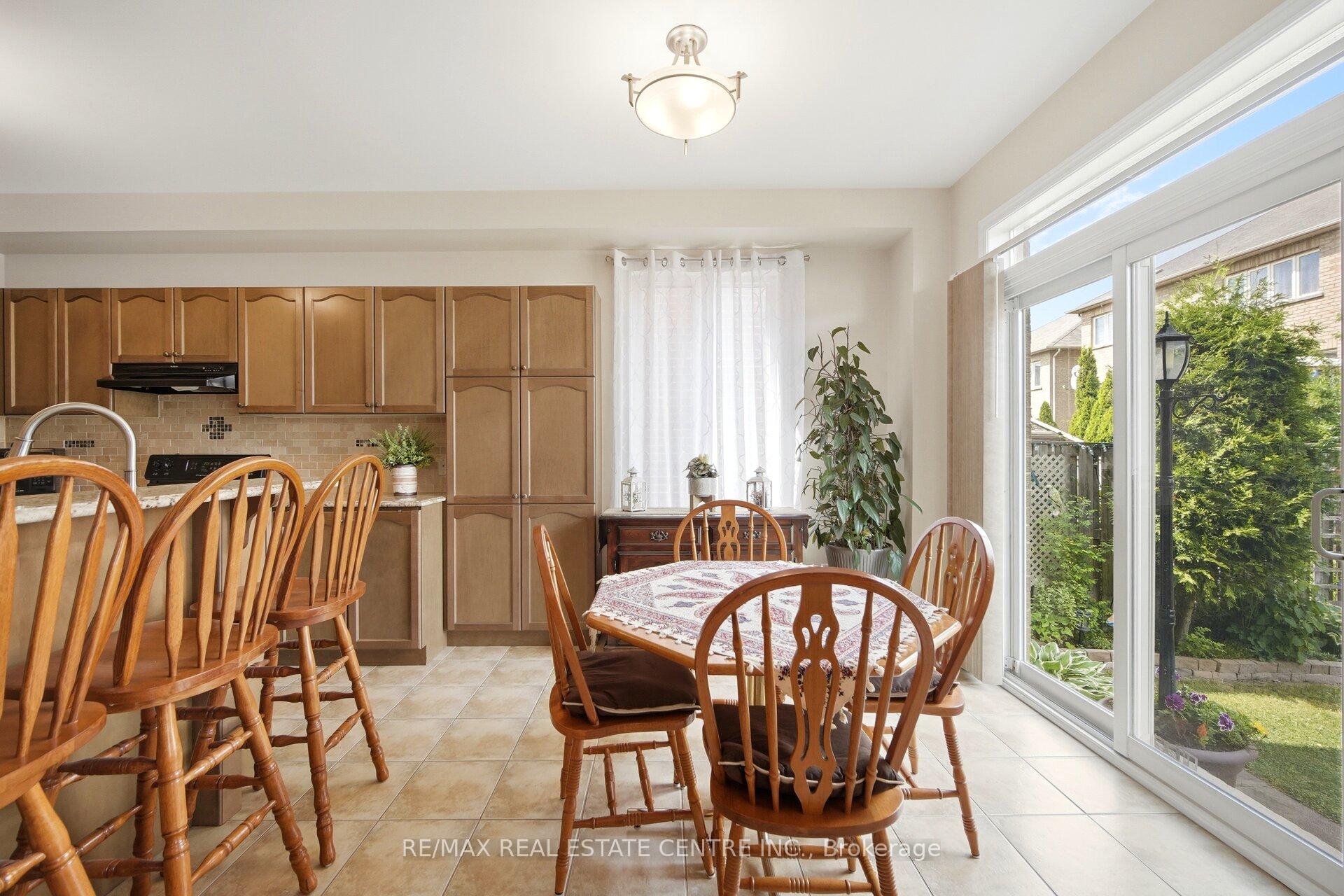 Photo 13 of 16 Gamson Crescent, Brampton, Sandringham-Wellington — HOMEH