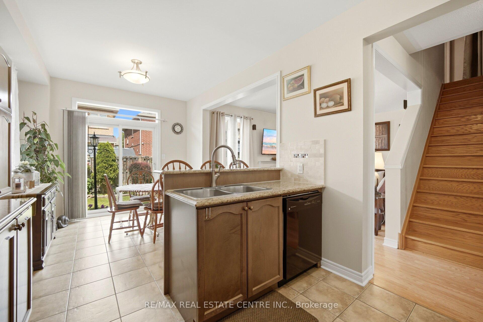 Photo 14 of 16 Gamson Crescent, Brampton, Sandringham-Wellington — HOMEH