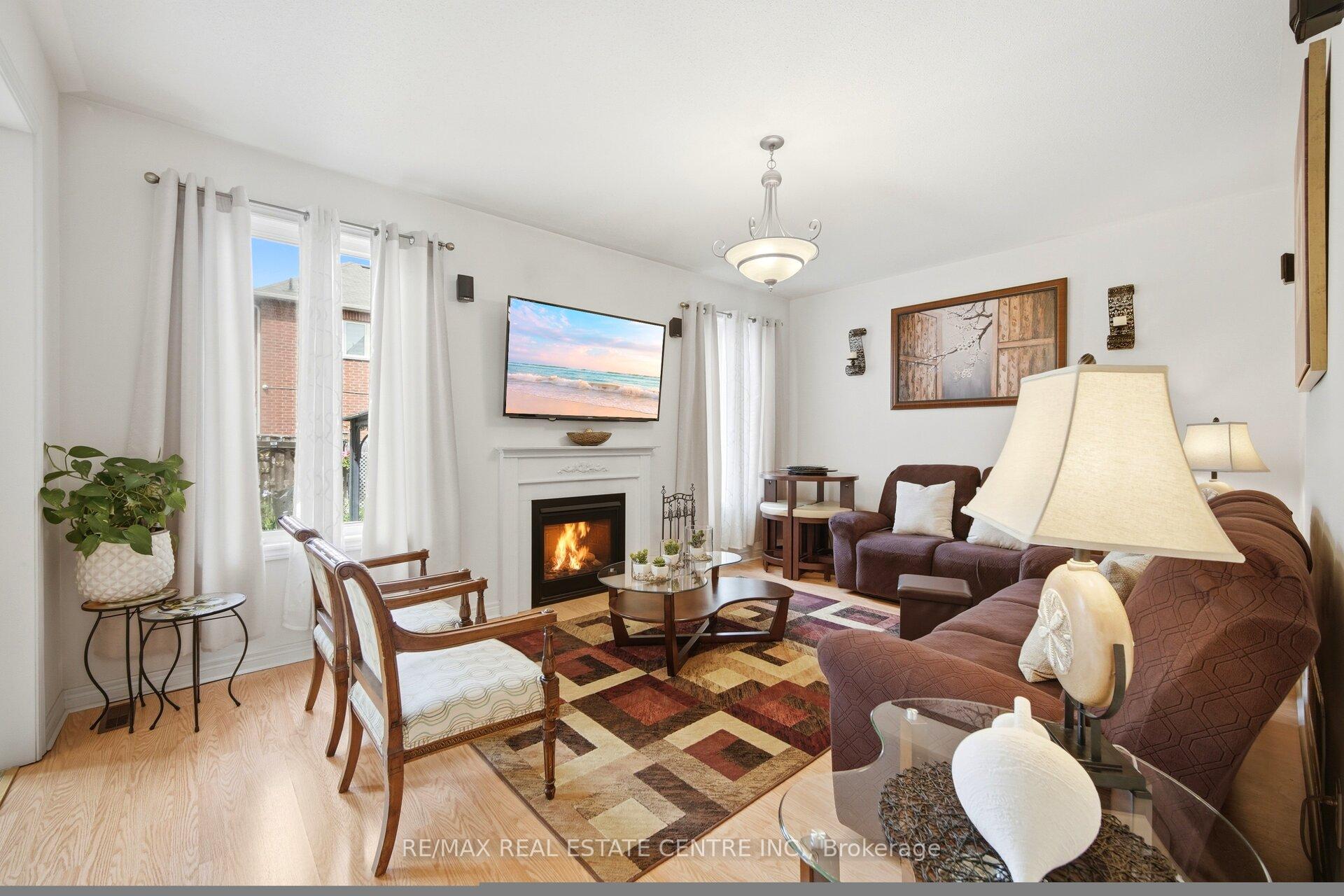 Photo 15 of 16 Gamson Crescent, Brampton, Sandringham-Wellington — HOMEH
