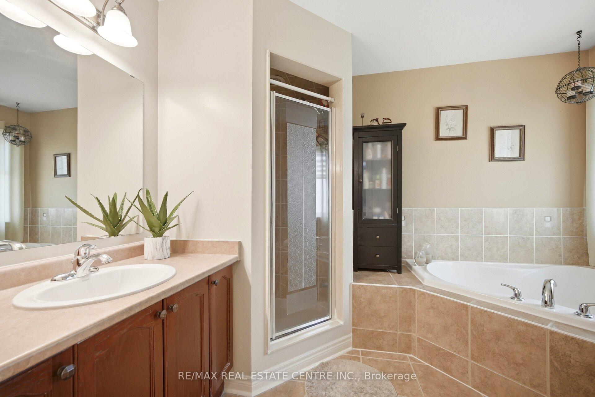 Photo 24 of 16 Gamson Crescent, Brampton, Sandringham-Wellington — HOMEH