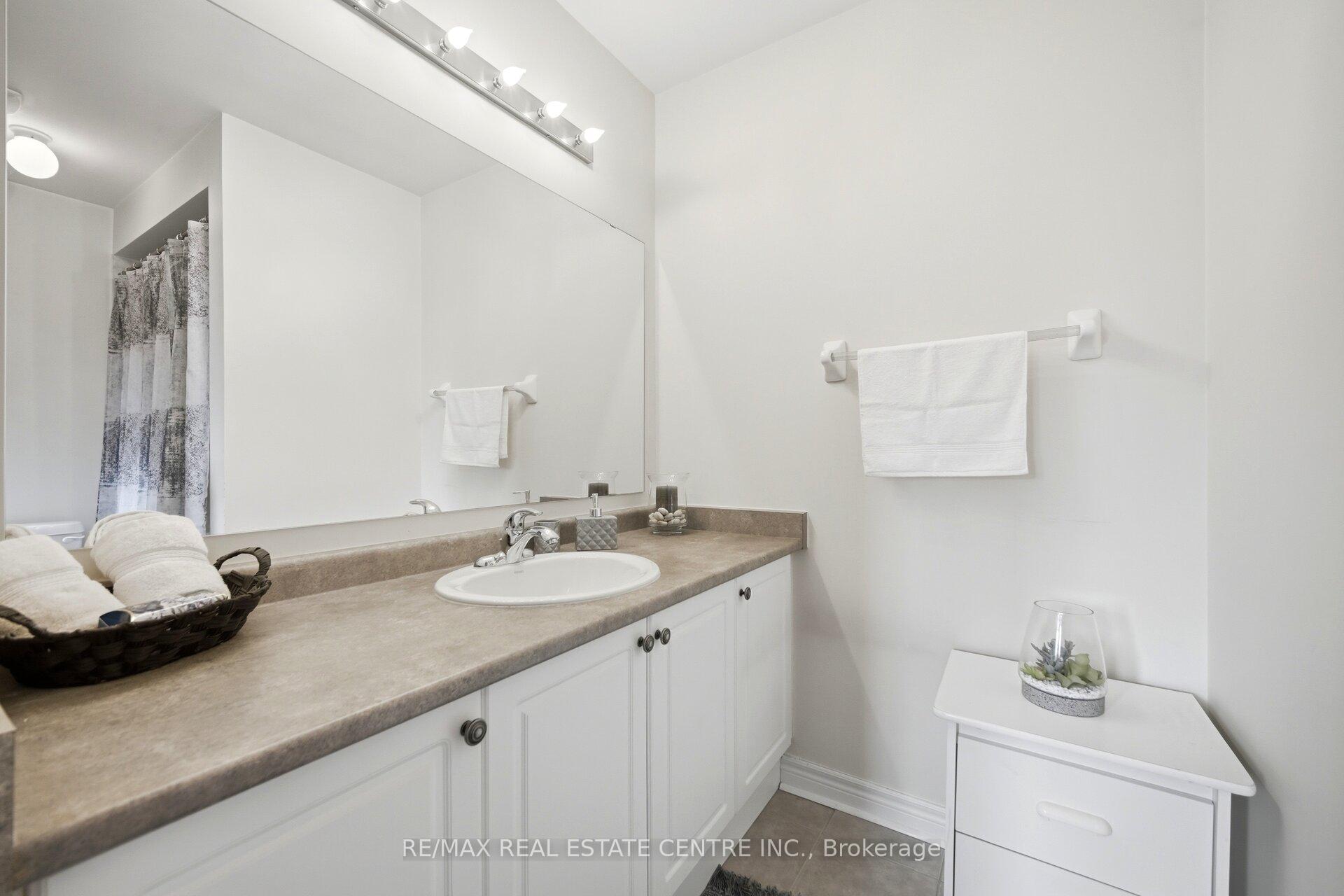 Photo 28 of 16 Gamson Crescent, Brampton, Sandringham-Wellington — HOMEH