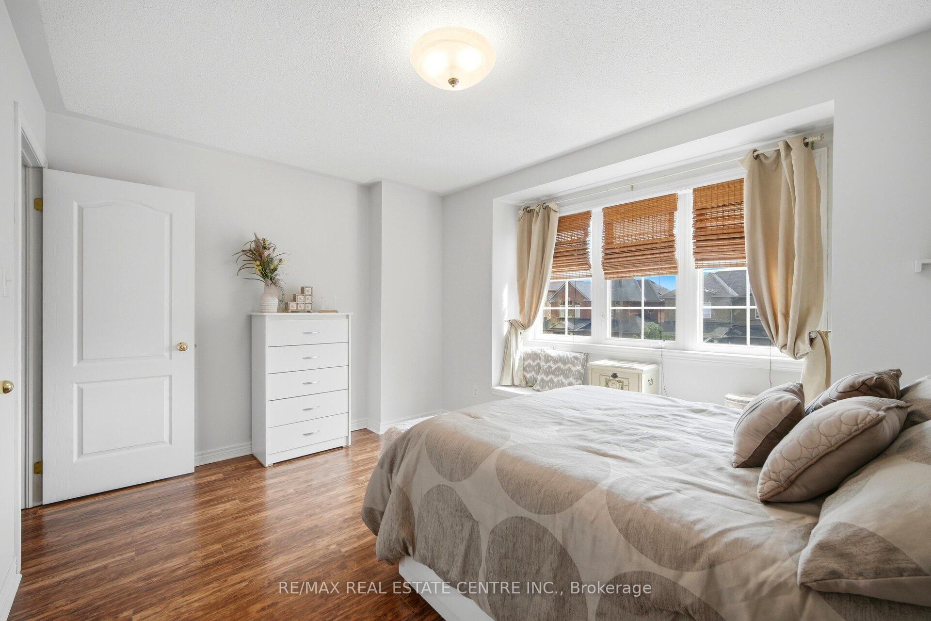 Photo 31 of 16 Gamson Crescent, Brampton, Sandringham-Wellington — HOMEH