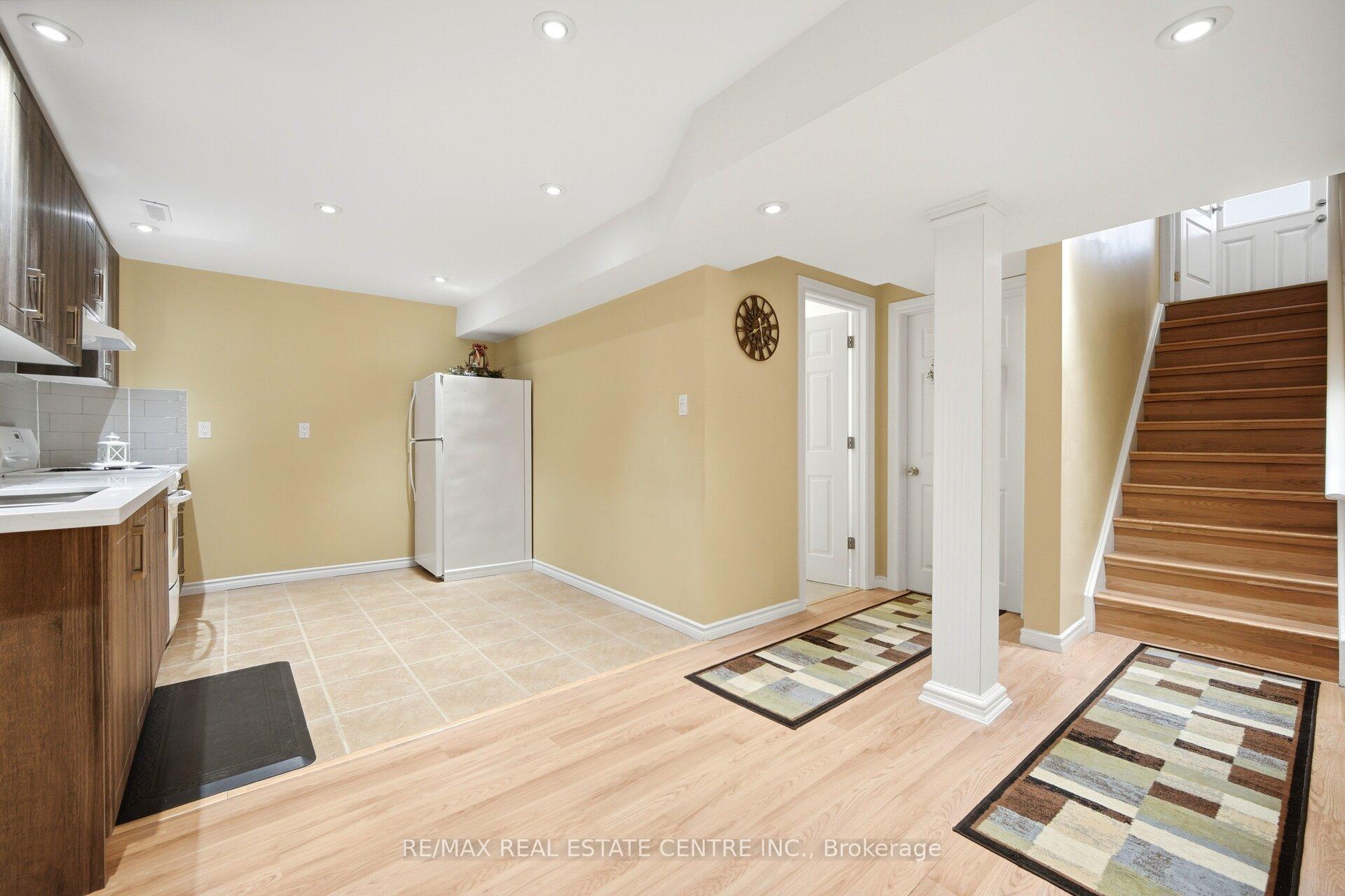 Photo 36 of 16 Gamson Crescent, Brampton, Sandringham-Wellington — HOMEH