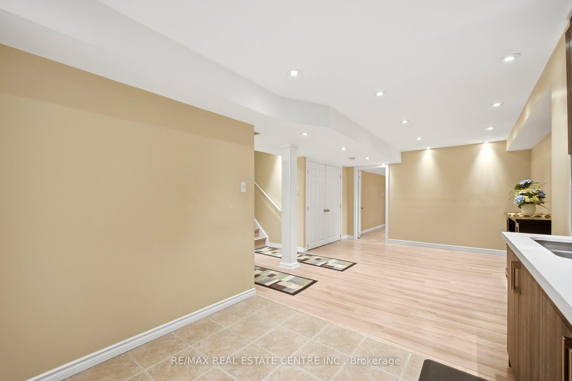 Photo 37 of 16 Gamson Crescent, Brampton, Sandringham-Wellington — HOMEH