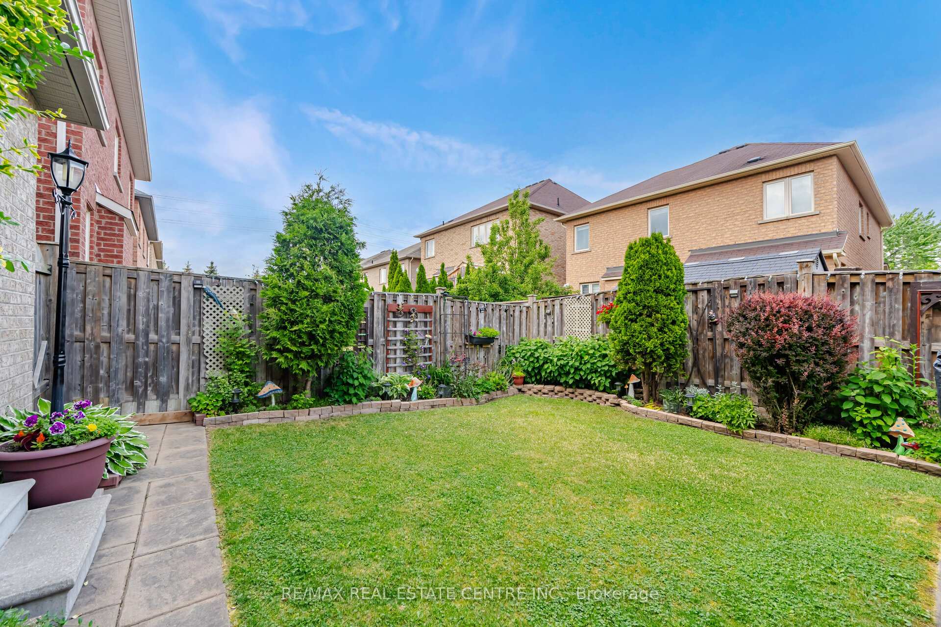 Photo 48 of 16 Gamson Crescent, Brampton, Sandringham-Wellington — HOMEH