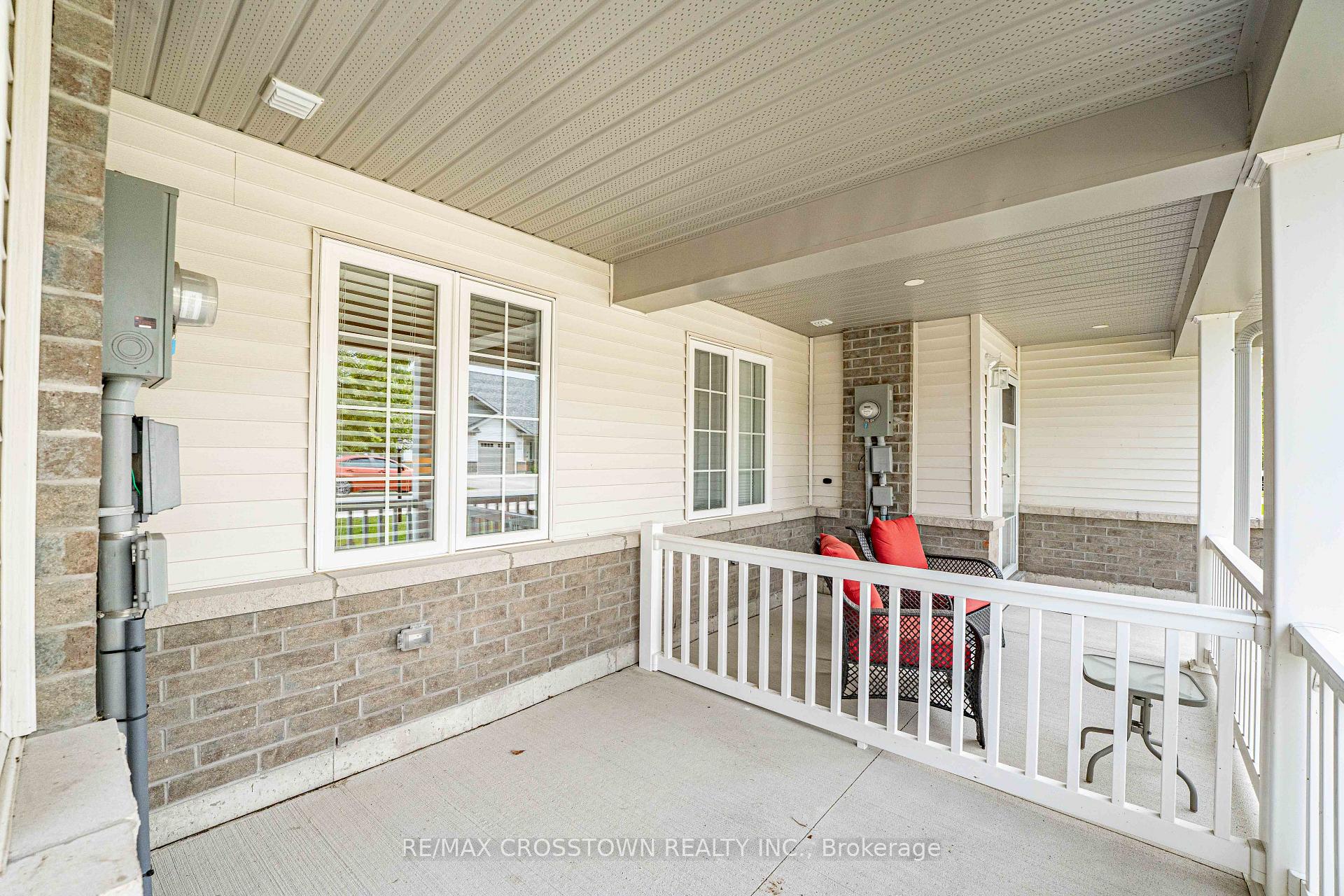 Photo 4 of 70 Ivy Crescent, Wasaga Beach — HOMEH