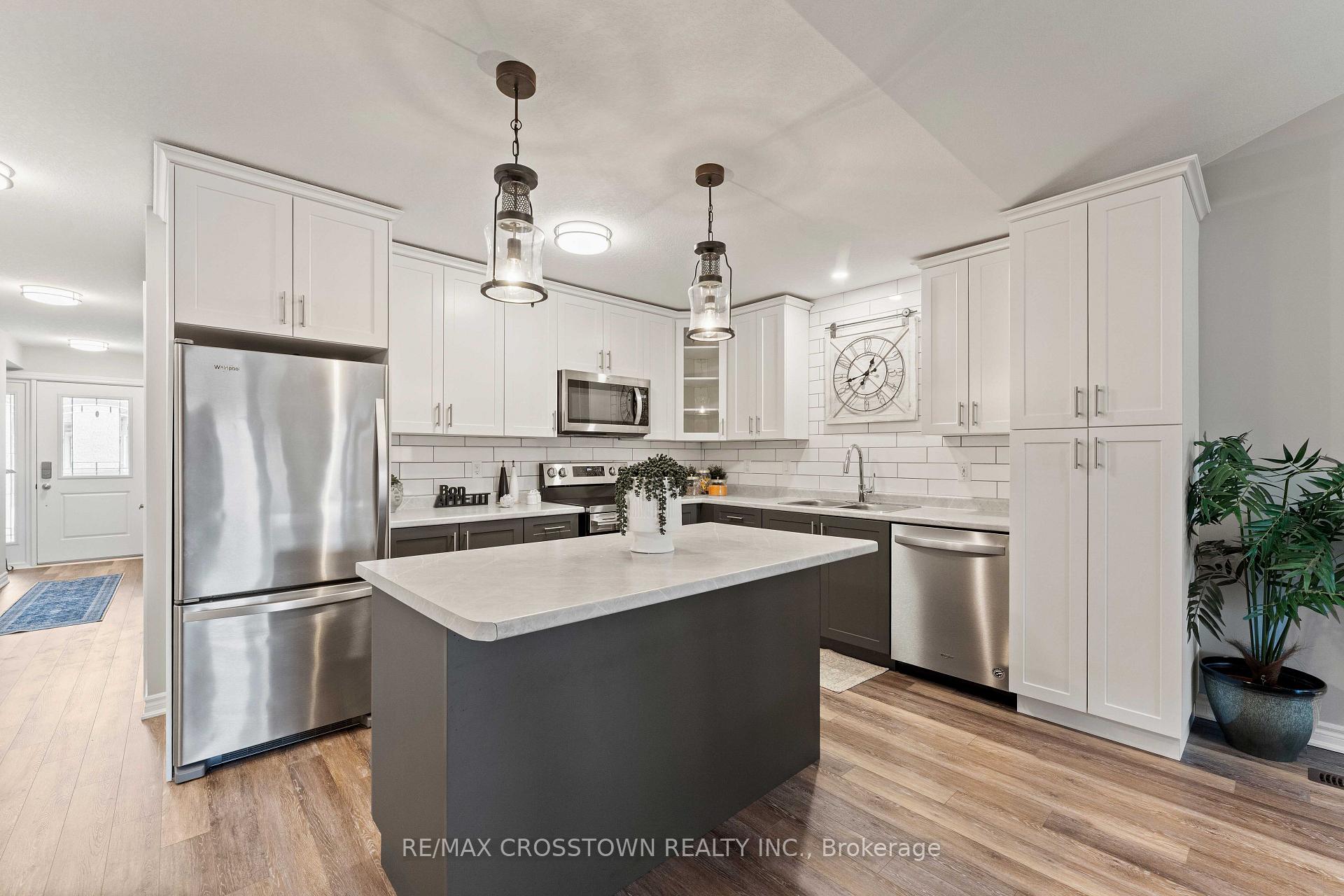 Photo 7 of 70 Ivy Crescent, Wasaga Beach — HOMEH