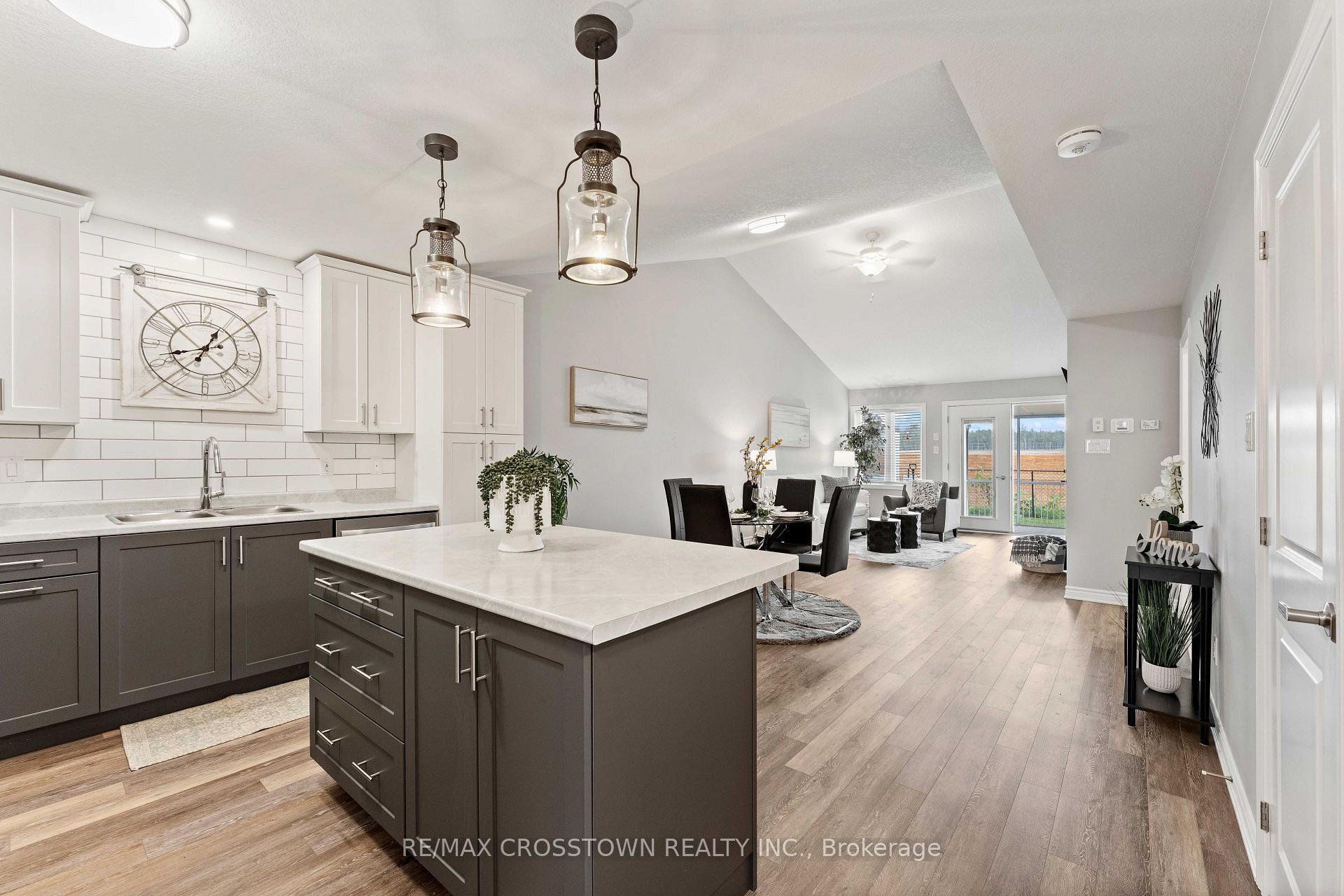 Photo 9 of 70 Ivy Crescent, Wasaga Beach — HOMEH