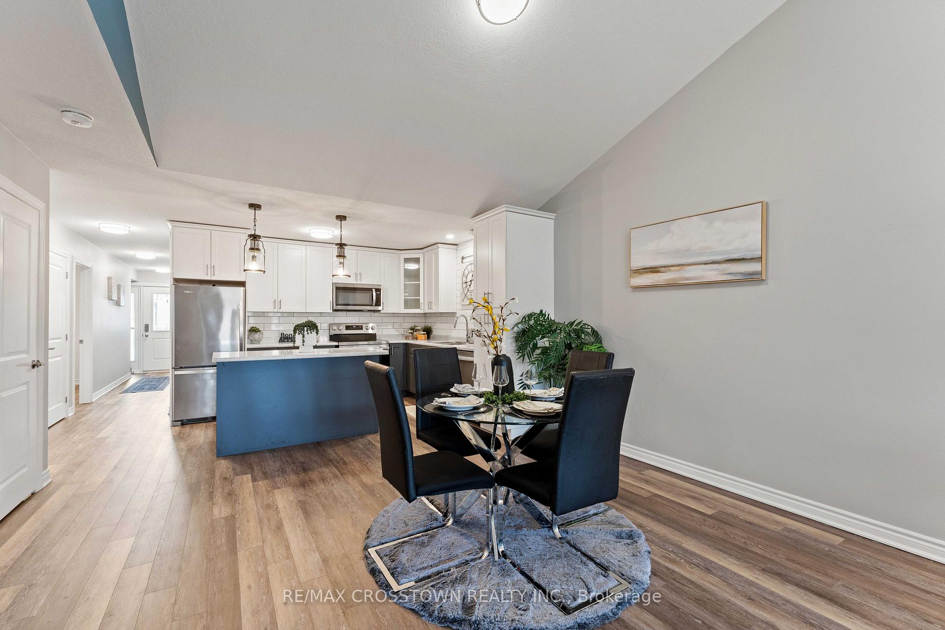 Photo 10 of 70 Ivy Crescent, Wasaga Beach — HOMEH
