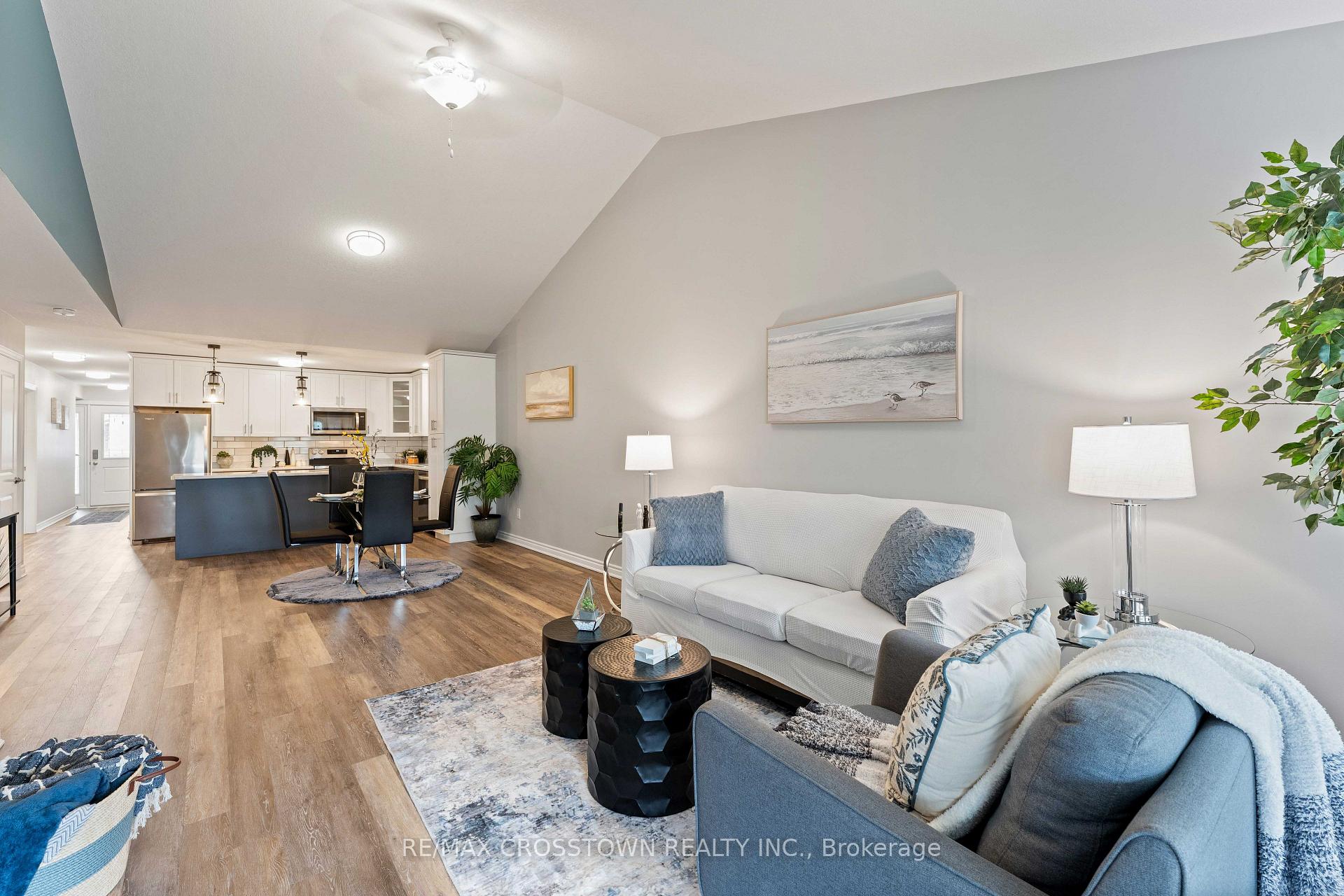 Photo 12 of 70 Ivy Crescent, Wasaga Beach — HOMEH