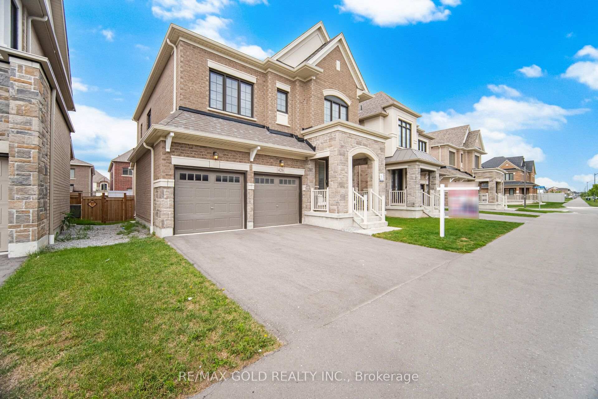 Photo 3 of 426 Coronation Road, Whitby, Rural Whitby — HOMEH