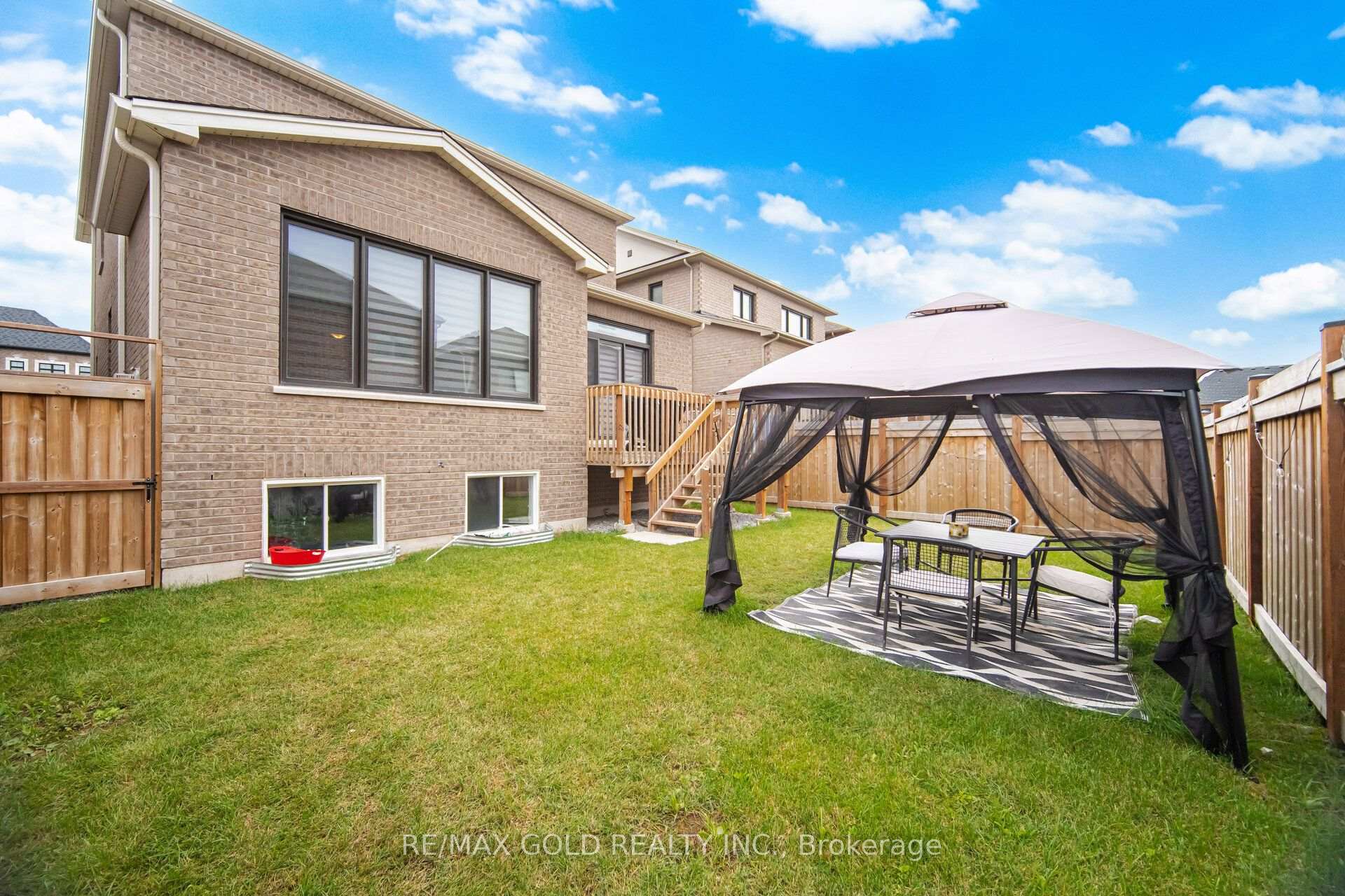 Photo 39 of 426 Coronation Road, Whitby, Rural Whitby — HOMEH
