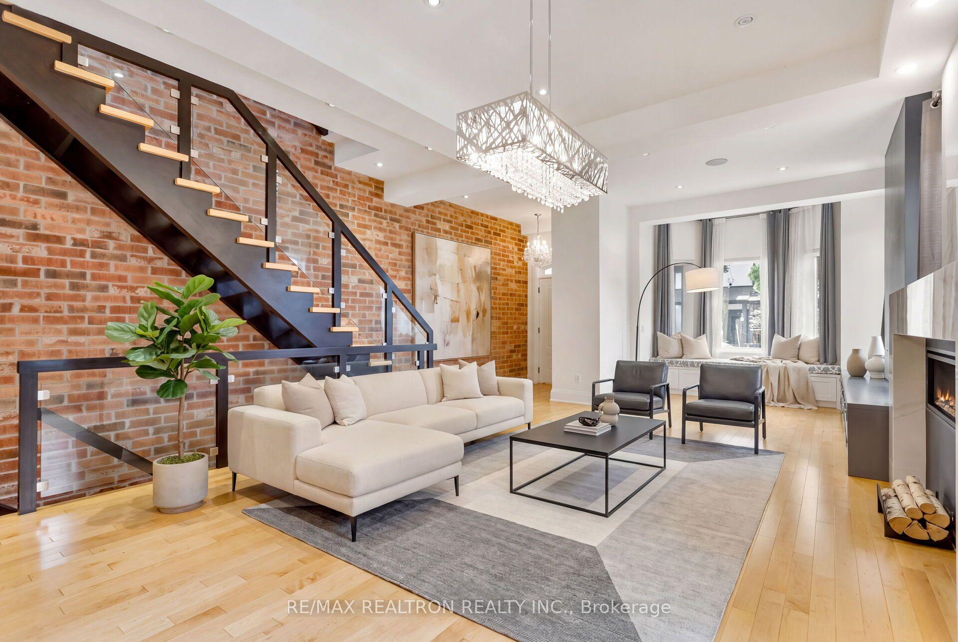 Photo 1 of 156 Argyle Street, Toronto, Trinity-Bellwoods — HOMEH