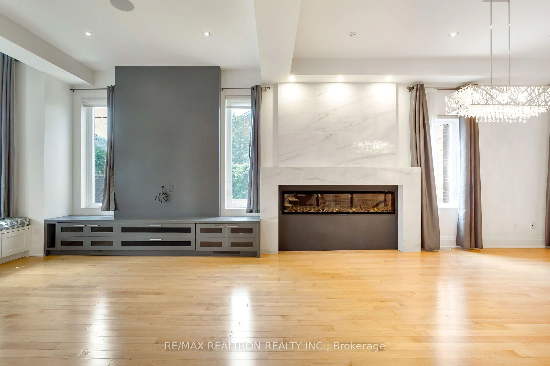 Photo 9 of 156 Argyle Street, Toronto, Trinity-Bellwoods — HOMEH