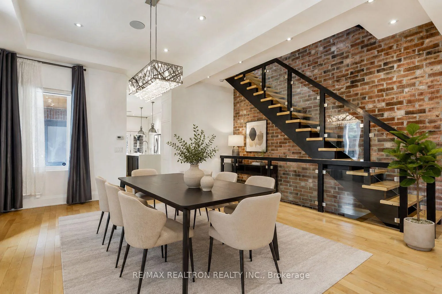 Photo 11 of 156 Argyle Street, Toronto, Trinity-Bellwoods — HOMEH