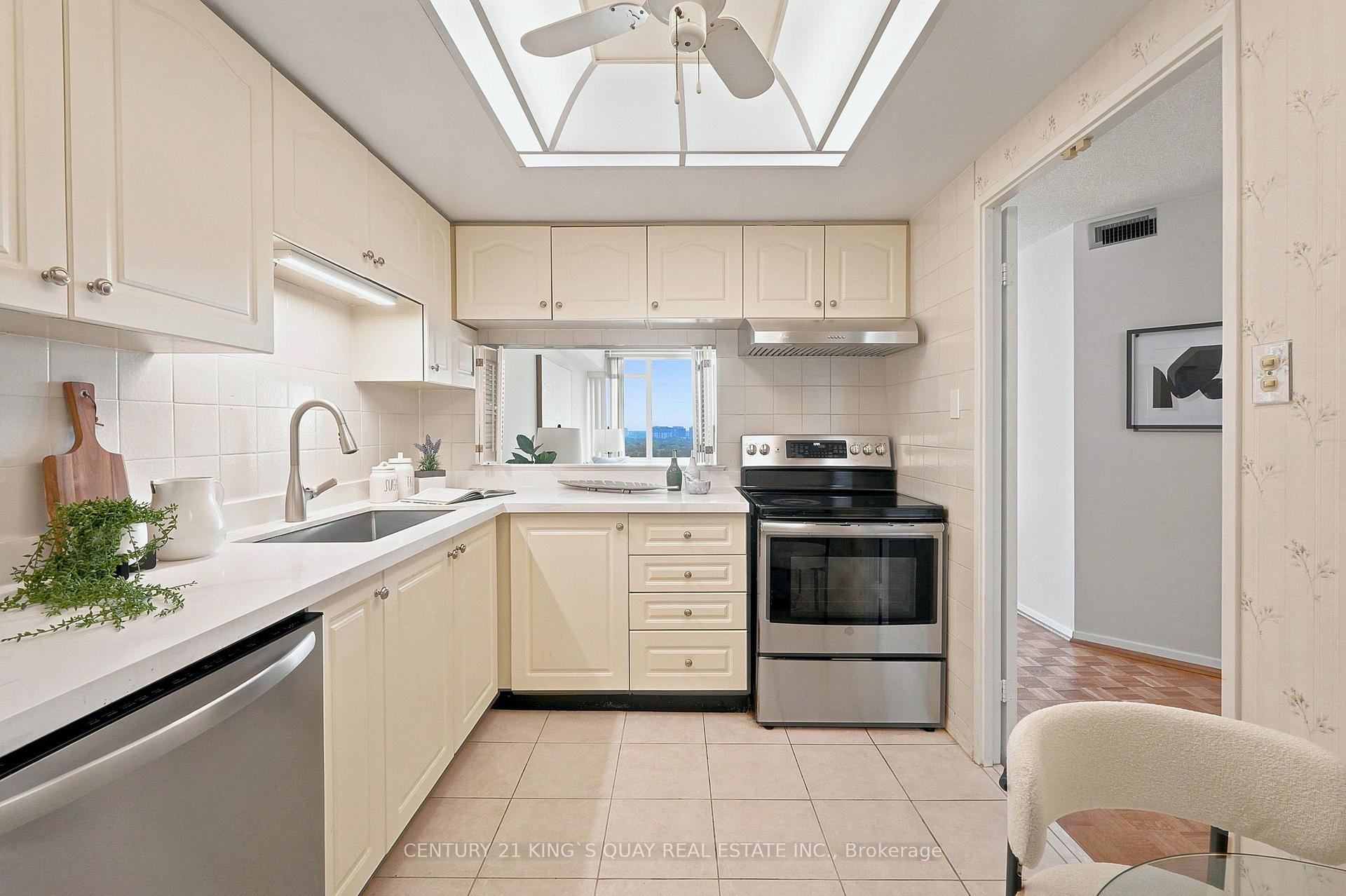Photo 6 of Unit 1908, 55 Skymark Drive, North York, Hillcrest Village — HOMEH