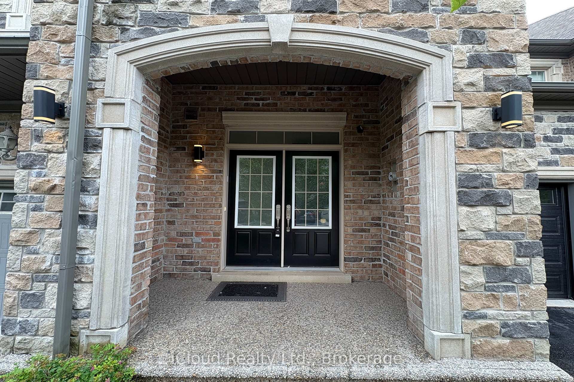 Photo 3 of 2466 Village Common, Oakville, Bronte Creek — HOMEH