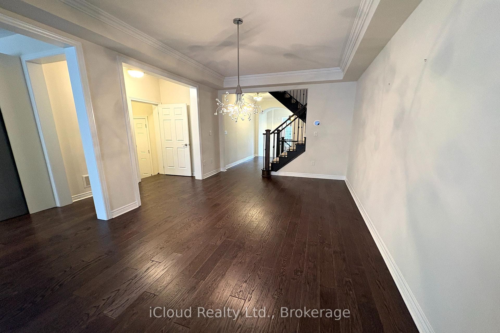 Photo 6 of 2466 Village Common, Oakville, Bronte Creek — HOMEH