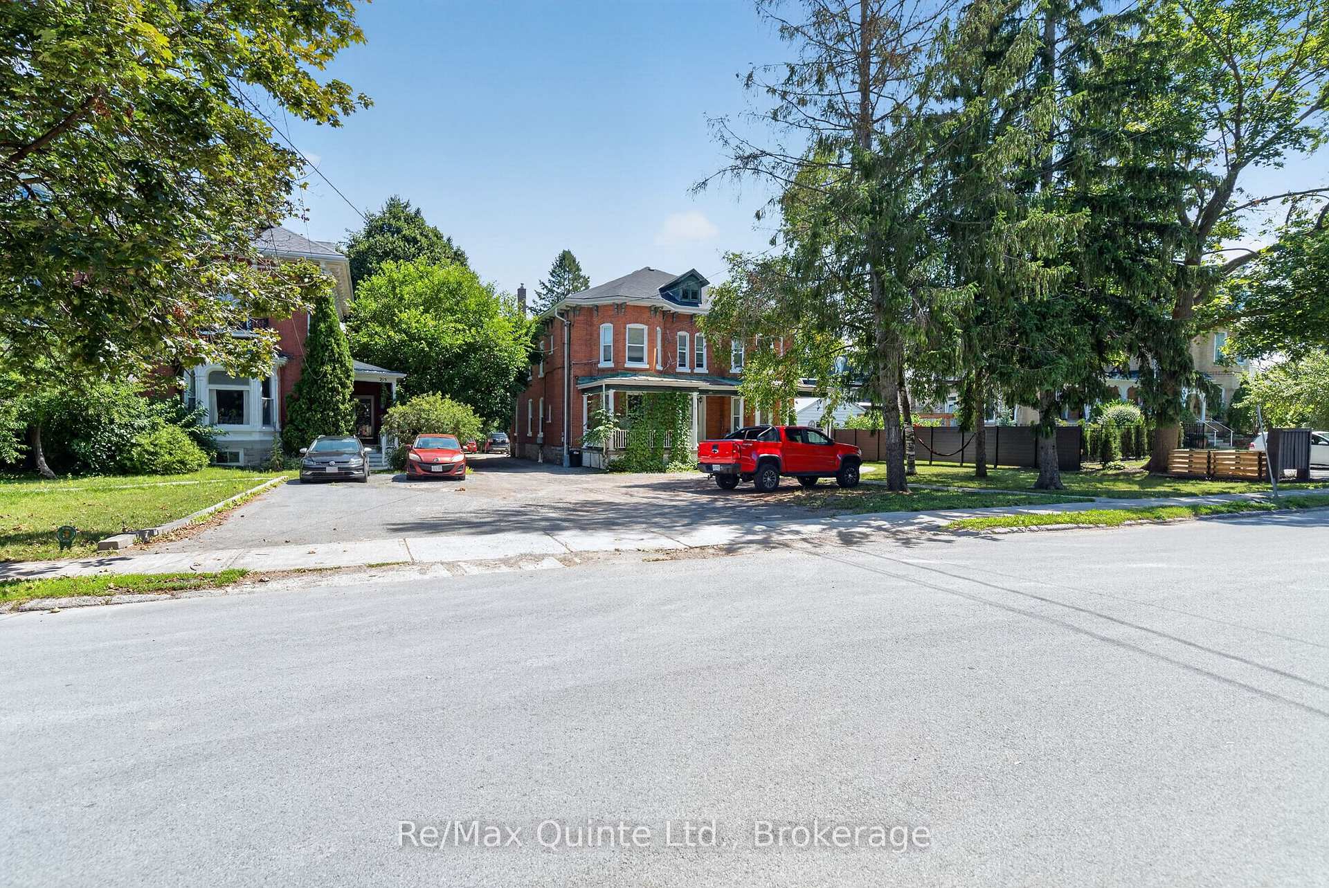 Photo 2 of 205 Charles Street, Belleville, Belleville Ward — HOMEH
