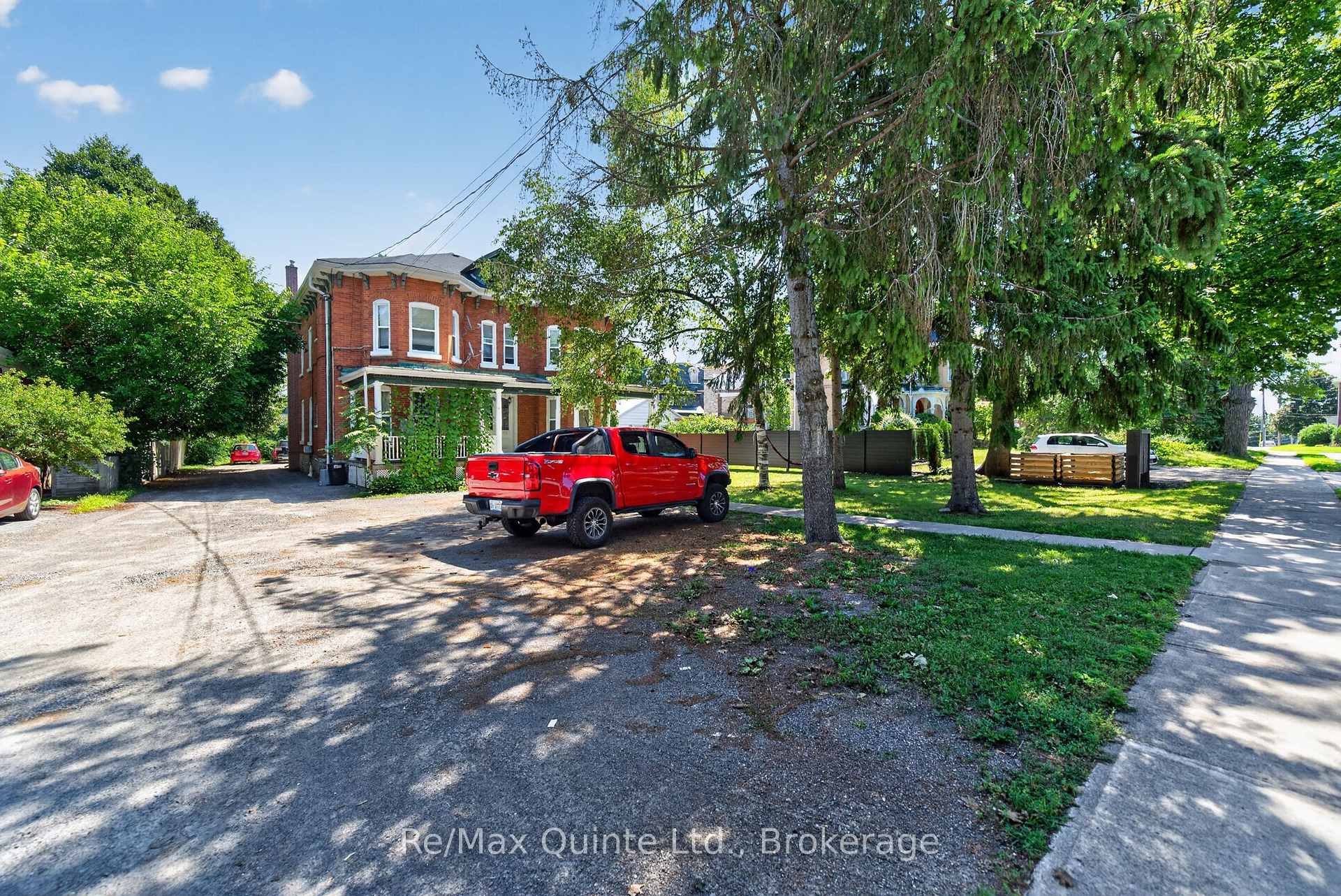 Photo 3 of 205 Charles Street, Belleville, Belleville Ward — HOMEH