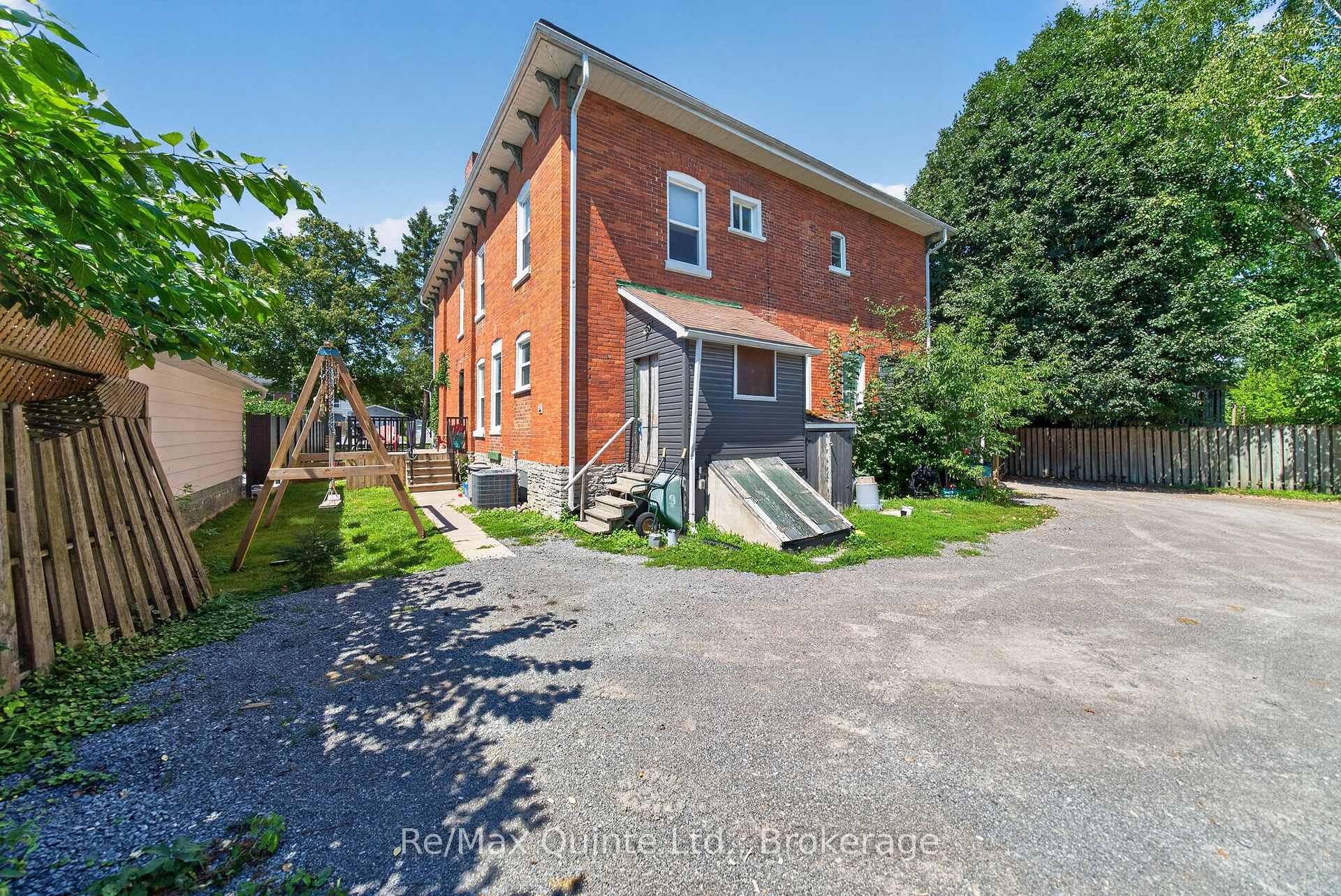 Photo 9 of 205 Charles Street, Belleville, Belleville Ward — HOMEH