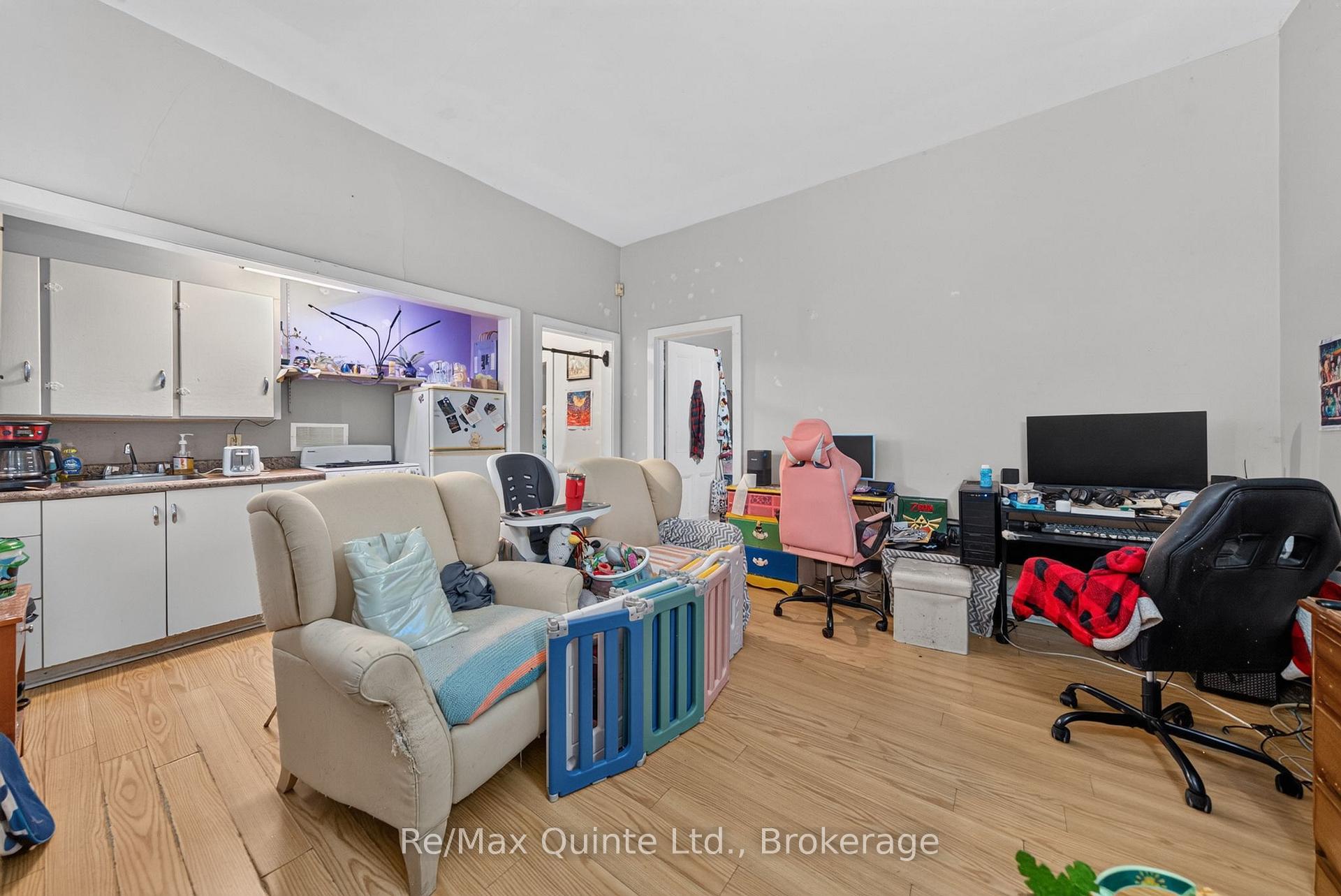 Photo 32 of 205 Charles Street, Belleville, Belleville Ward — HOMEH