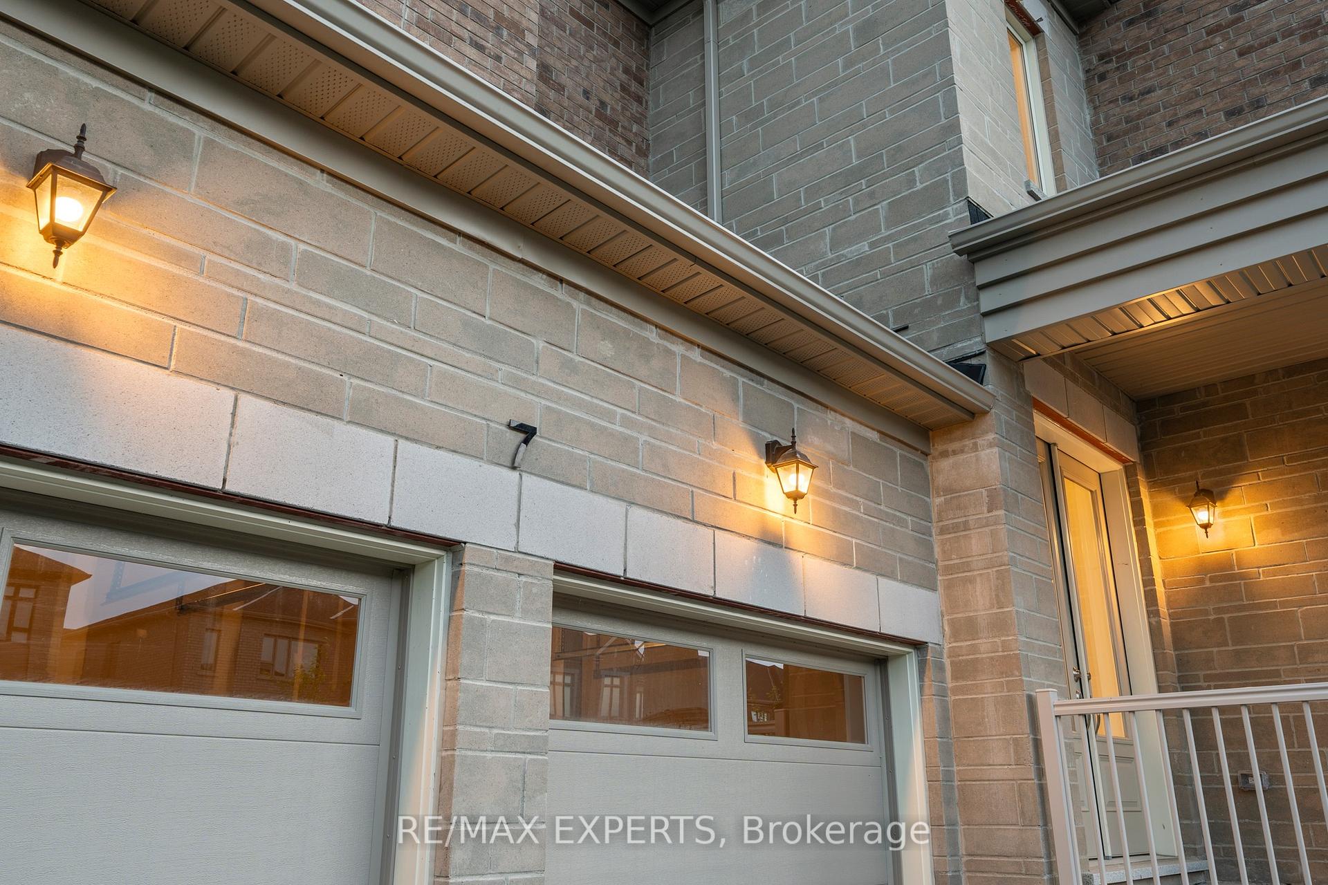 Photo 3 of 7 Lorraine Hand Crescent, Georgina, Keswick South — HOMEH