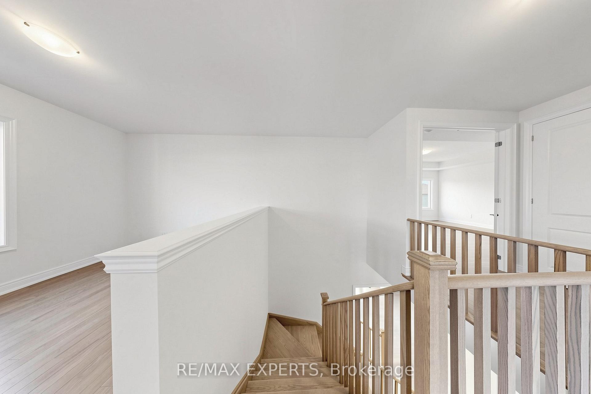 Photo 15 of 7 Lorraine Hand Crescent, Georgina, Keswick South — HOMEH